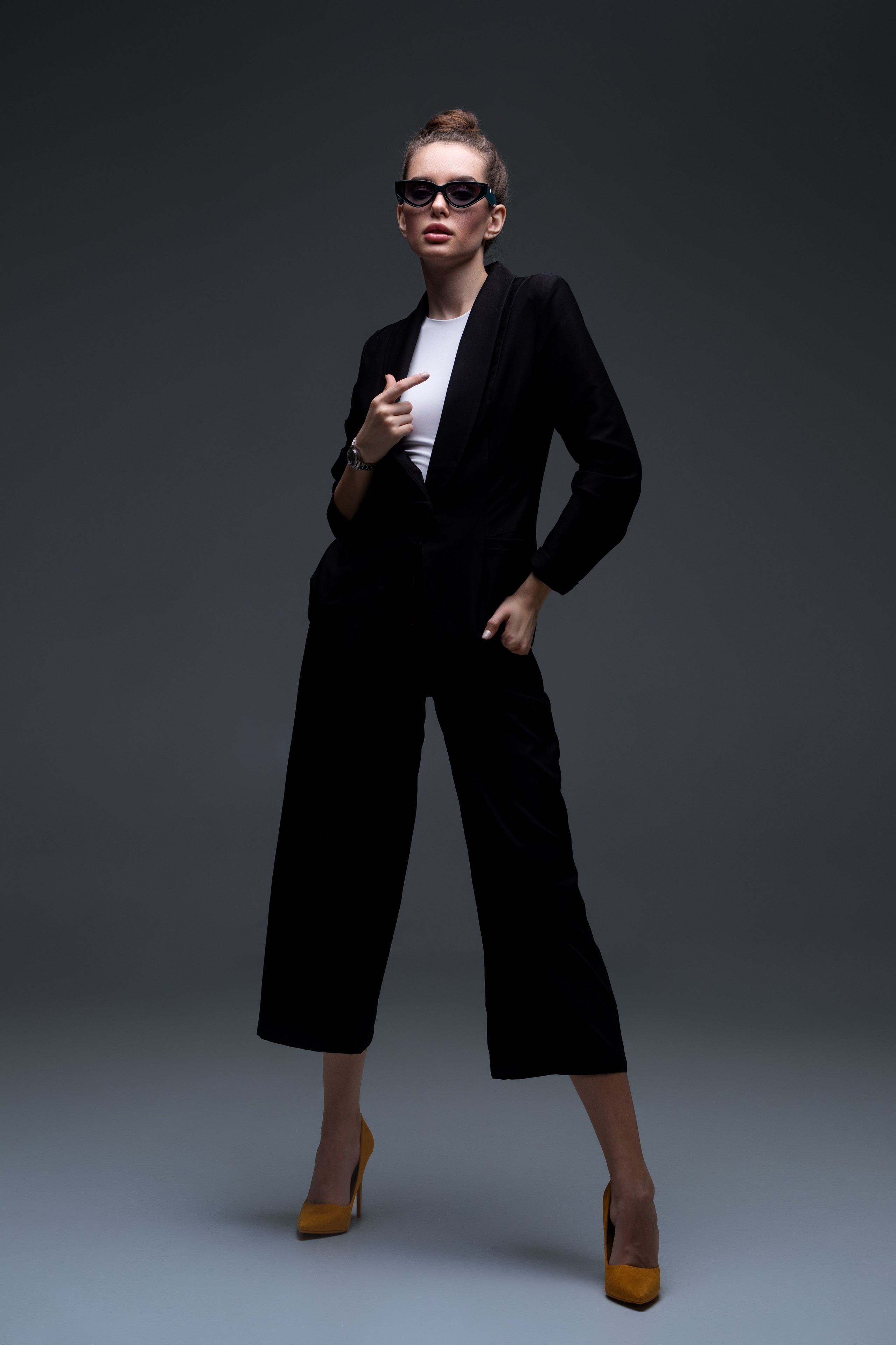 Студийная съемка с Дариной на циклораме в формате для «себя»