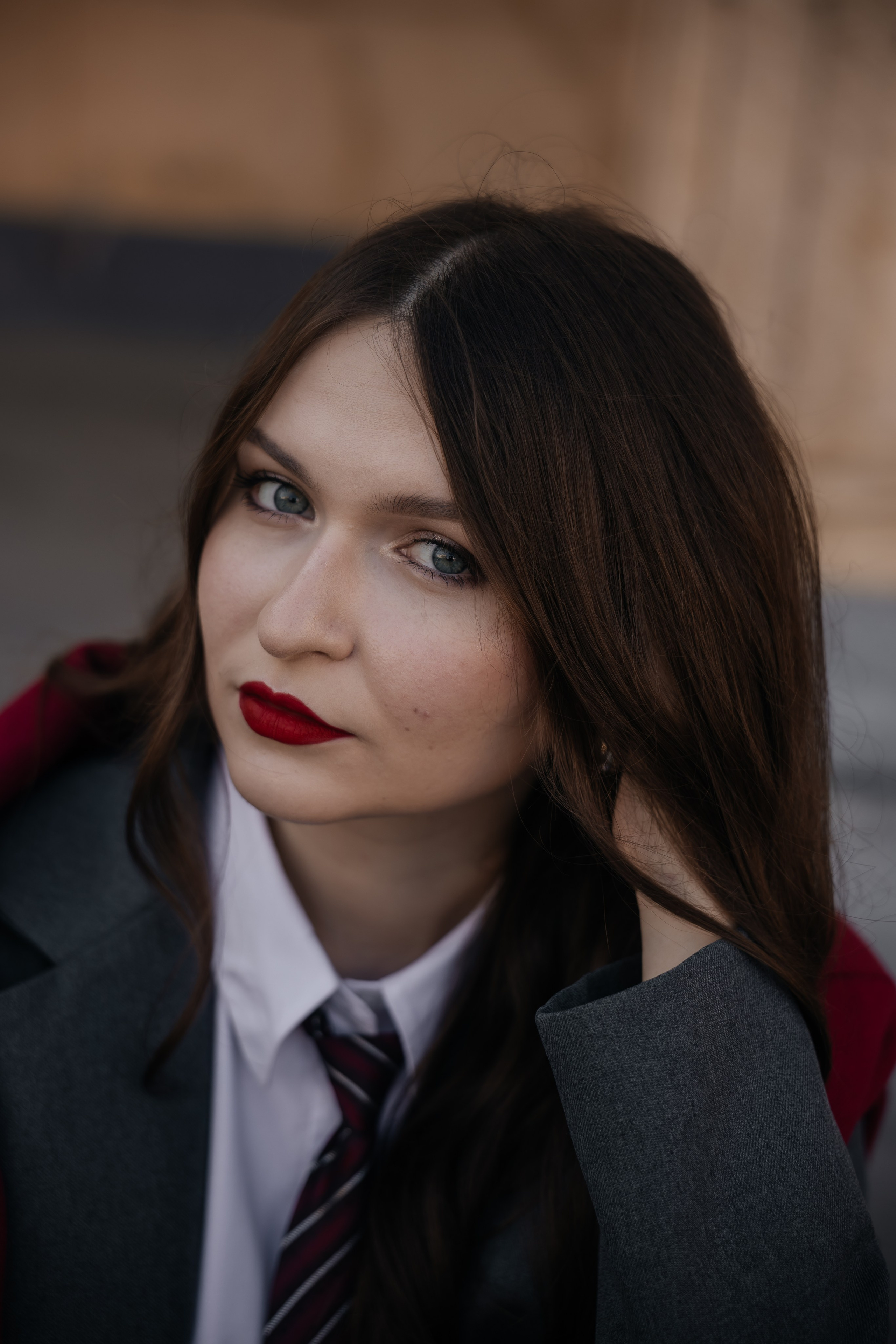 Софа. Прогулочная фотосессия у Победы. Свадебный и семейный фотограф в Новосибирске Ирина Дорошкова