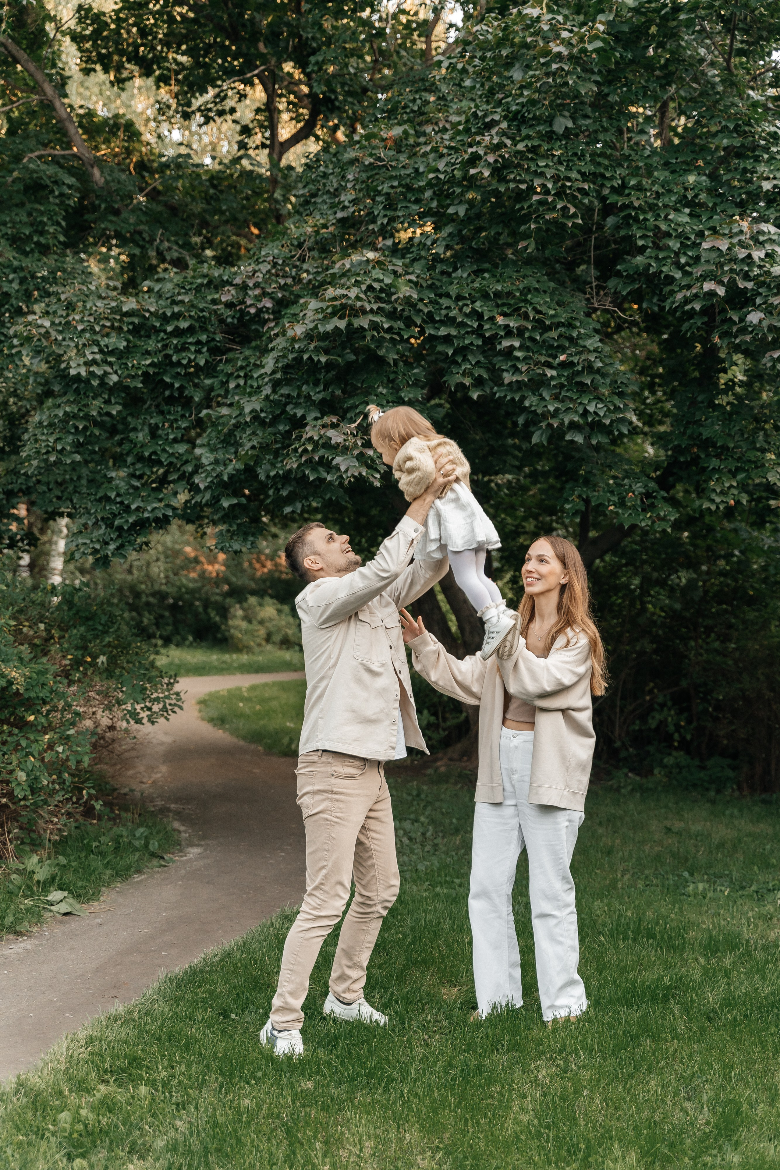 Лёша, Ксюша и Вика. Волик Мария