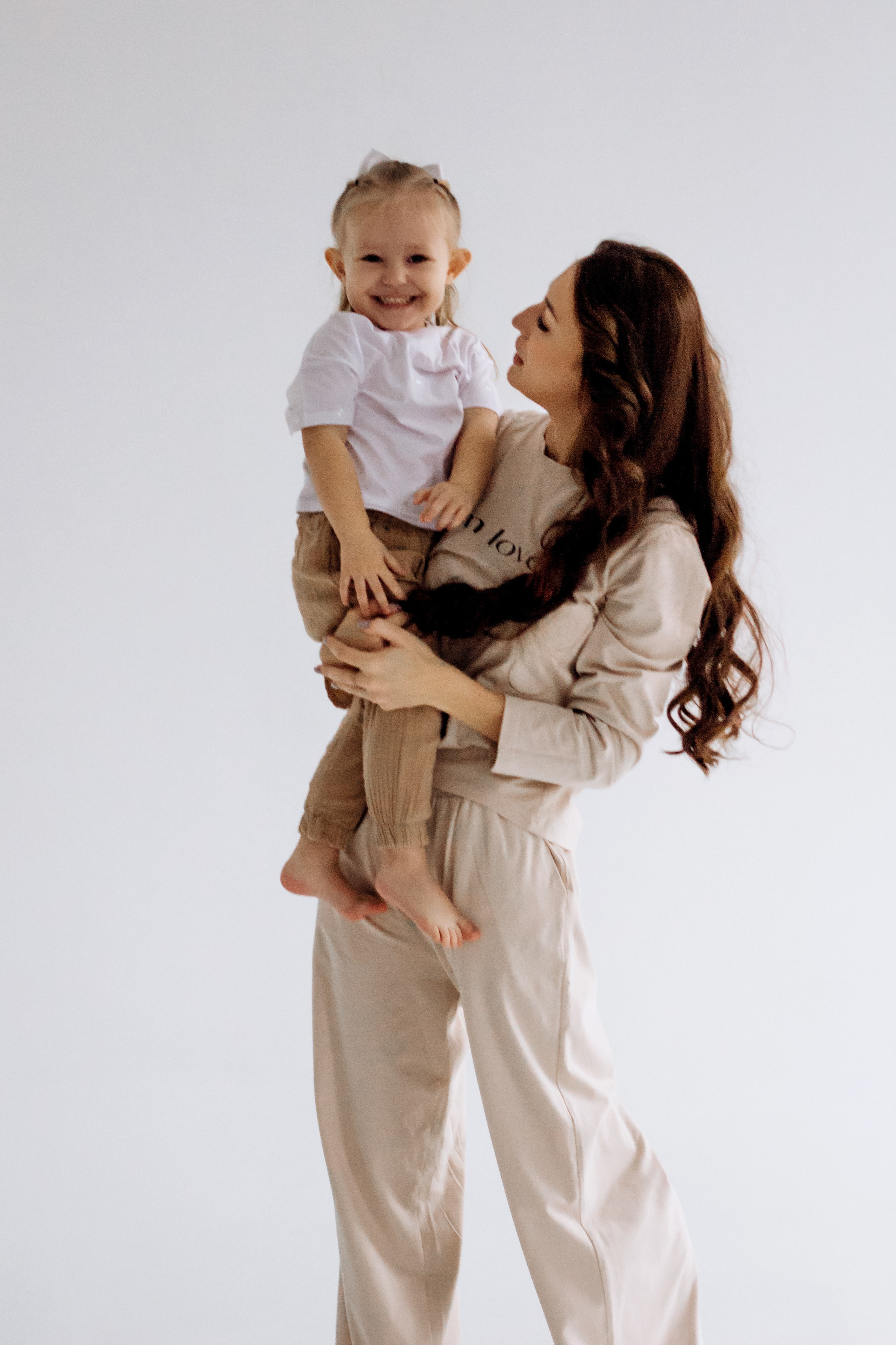 Мама и дочь Вика и Ева. Семейный фотограф в Ростове-на-Дону Безкишкина Татьяна