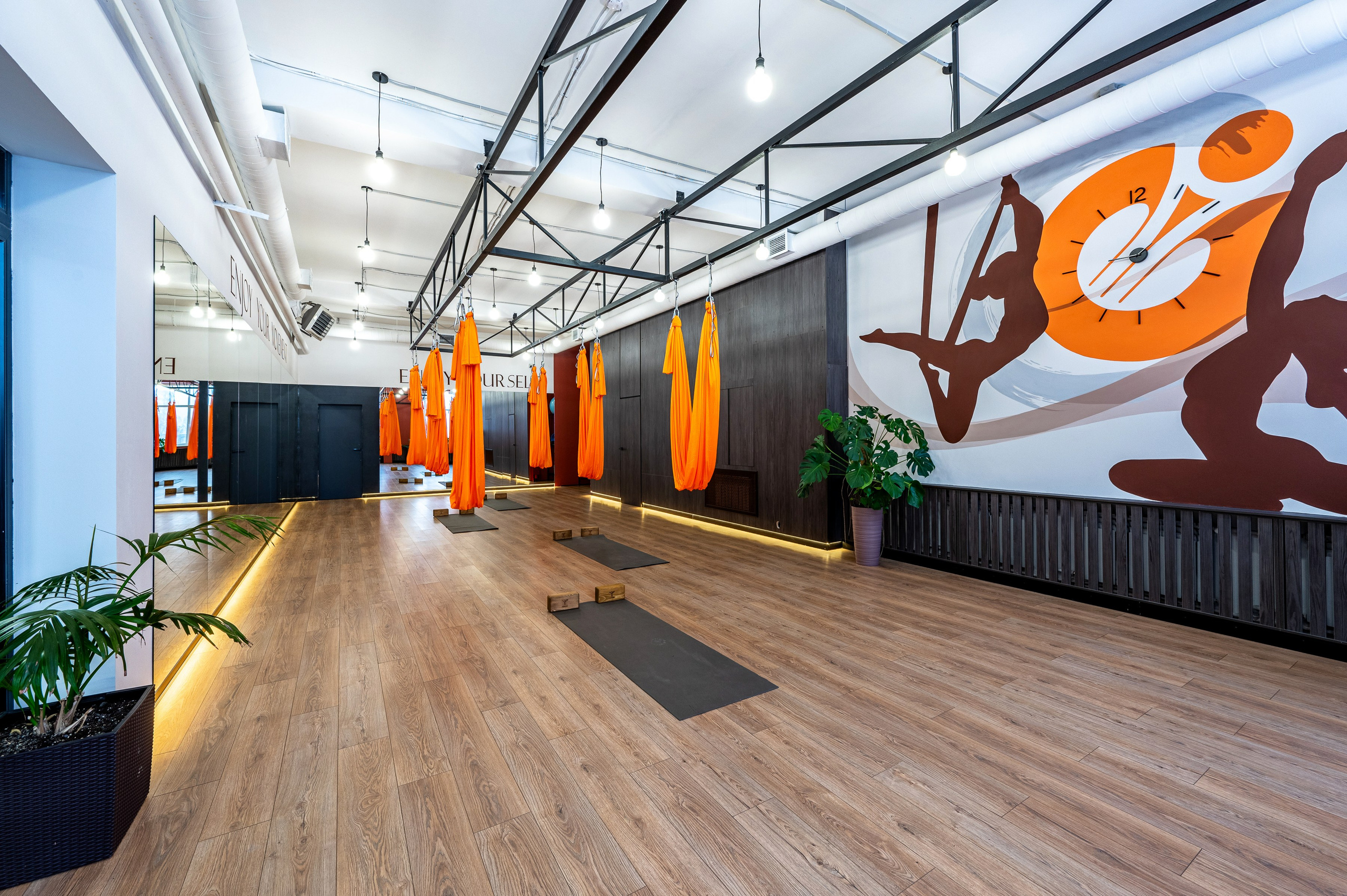 October Sport Club. Интерьерный фотограф. Фото- видеосъемка недвижимости Санкт-Петербург