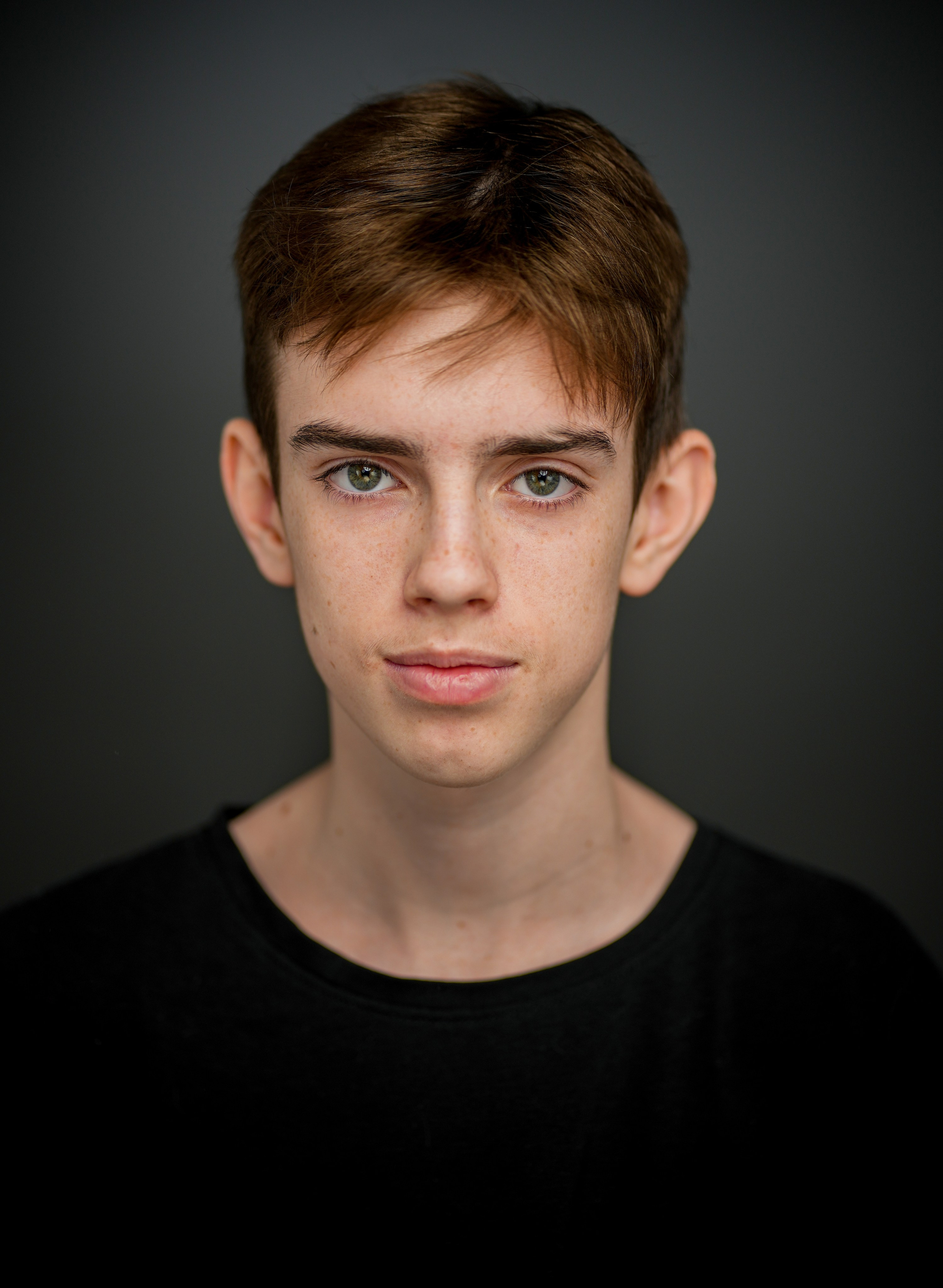Актер Артемий Кисель. Портретная съемка в Москве, студийный фотограф Игорь Фомин