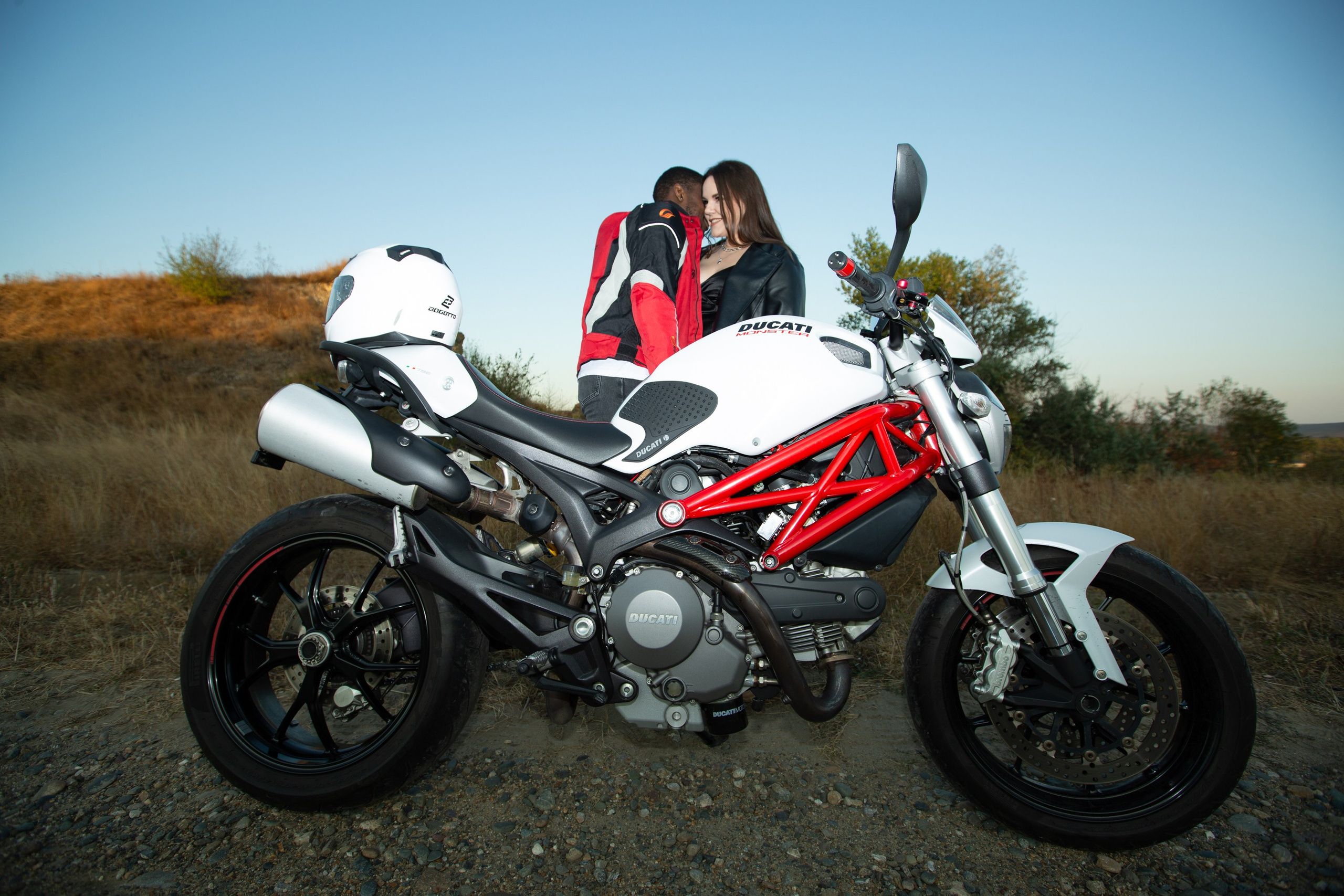 LOVE. Фотограф Коммерческая съемка Бренд-фотограф Контент фотограф Продакшн