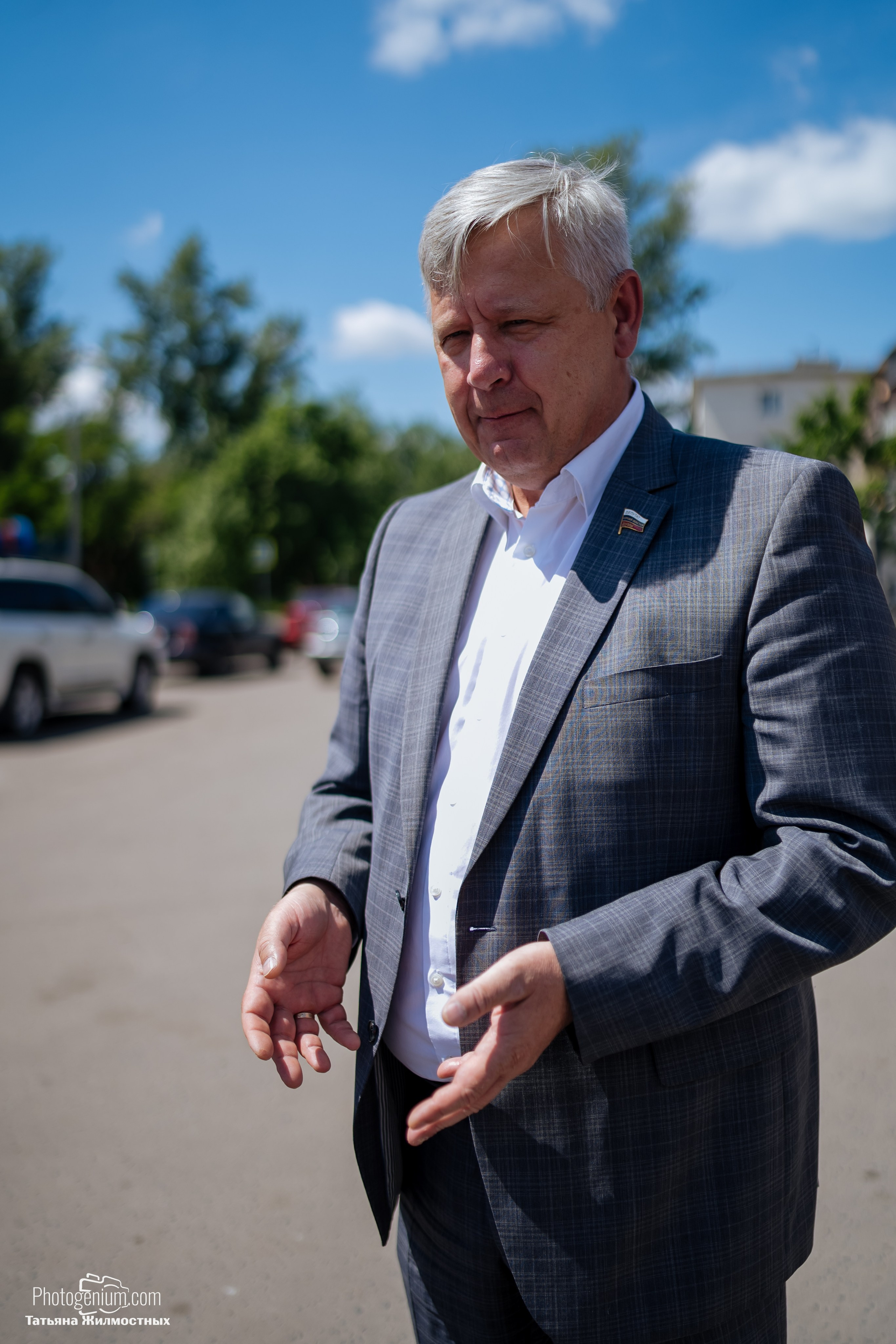 8 июня «Патриоты из Курска» сбор гуманитарной помощи у кинотеатра «Родина». Фотограф Нижний Новгород Татьяна Кейод