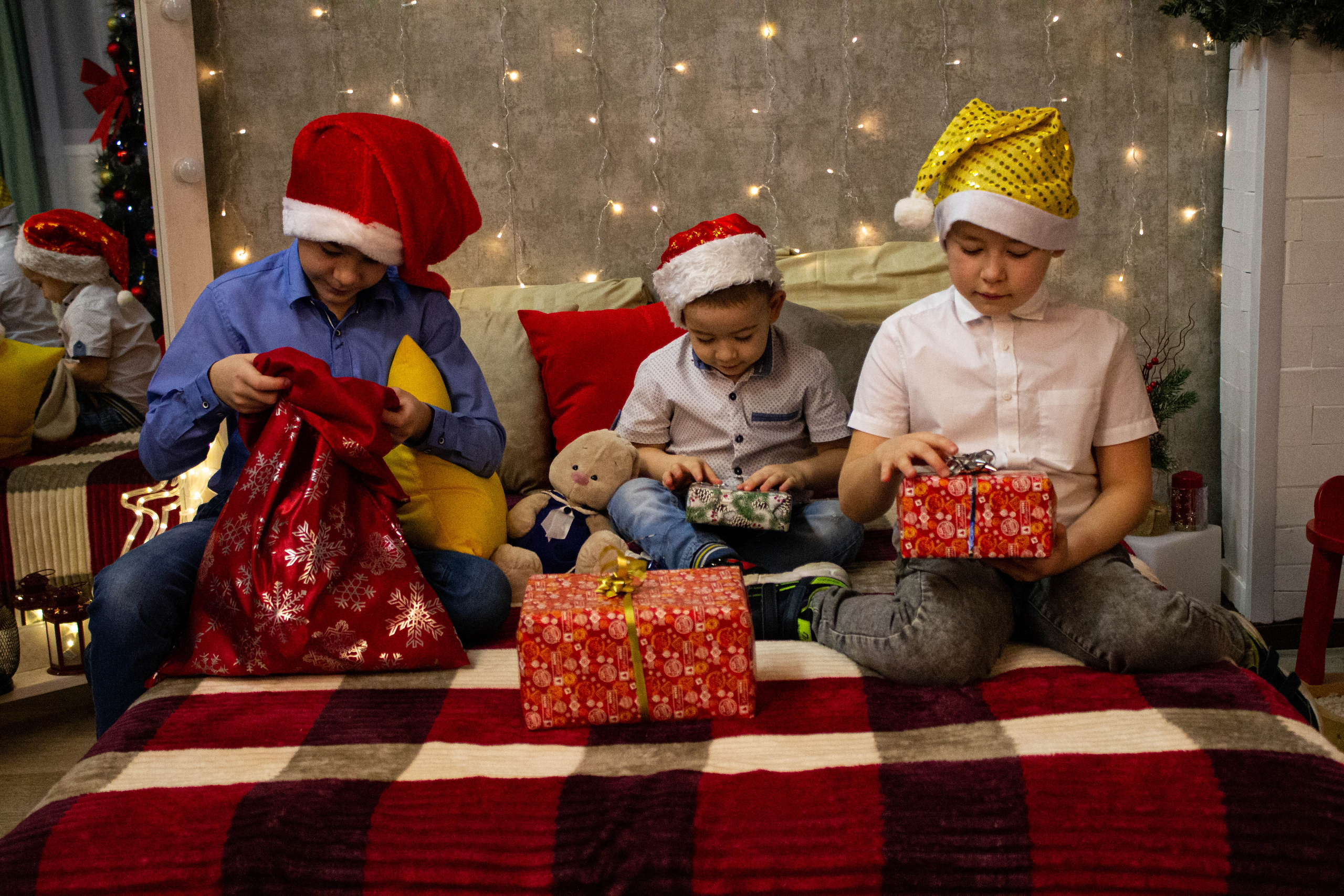 Олеся, Савелий, Кирилл, Роман (Новогодняя фотосессия). «Матрица»