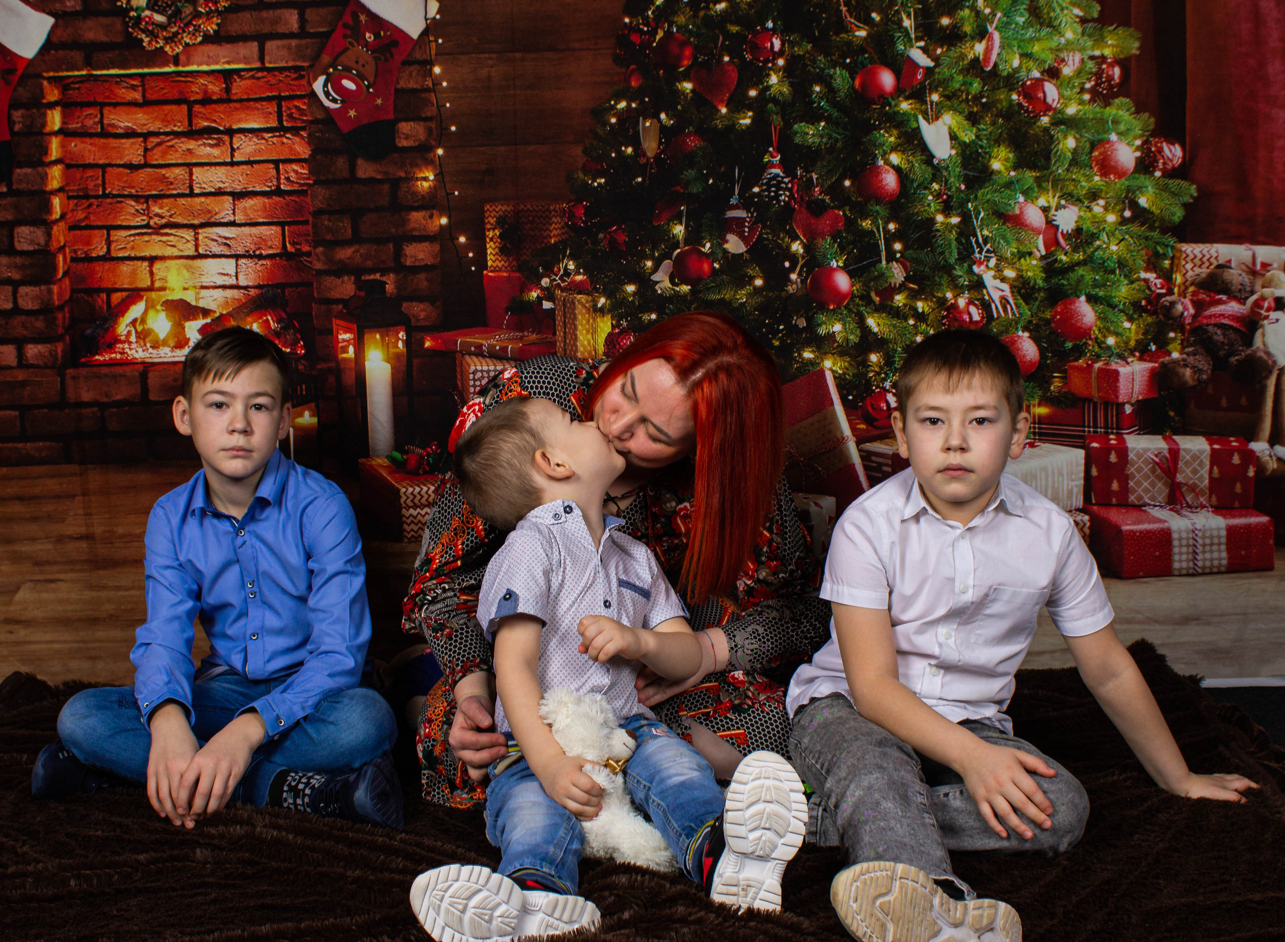 Олеся, Савелий, Кирилл, Роман (Новогодняя фотосессия). «Матрица»