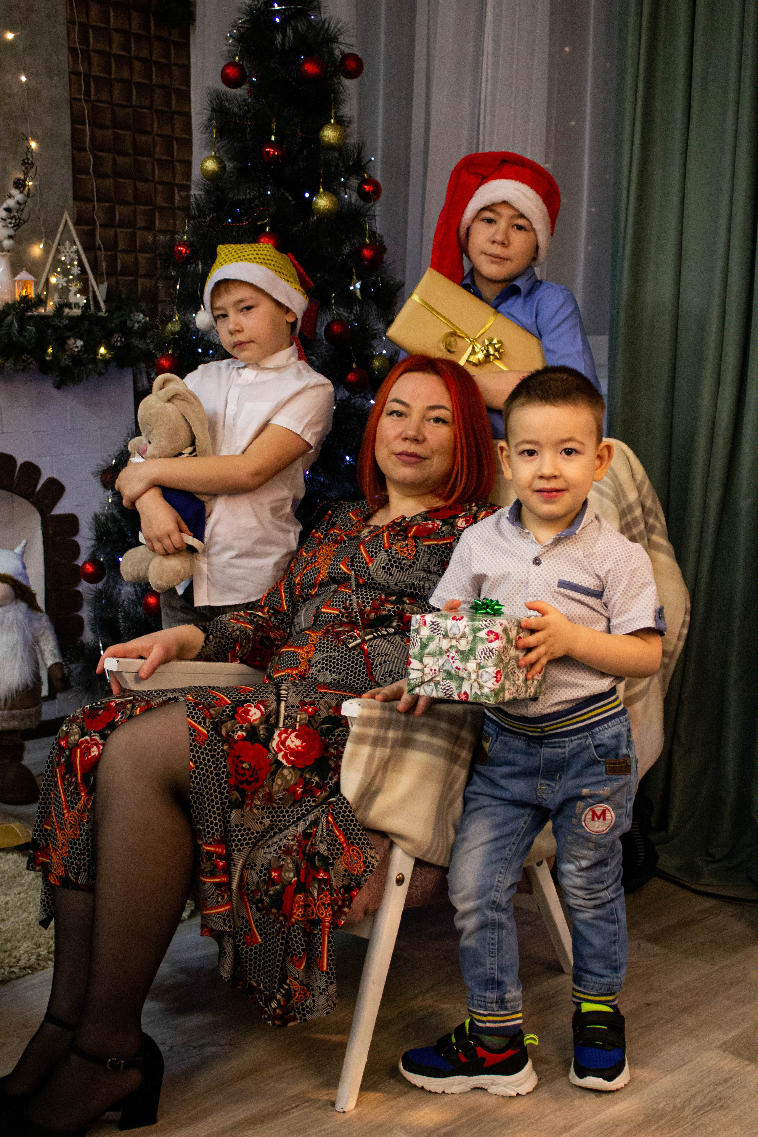 Олеся, Савелий, Кирилл, Роман (Новогодняя фотосессия). «Матрица»