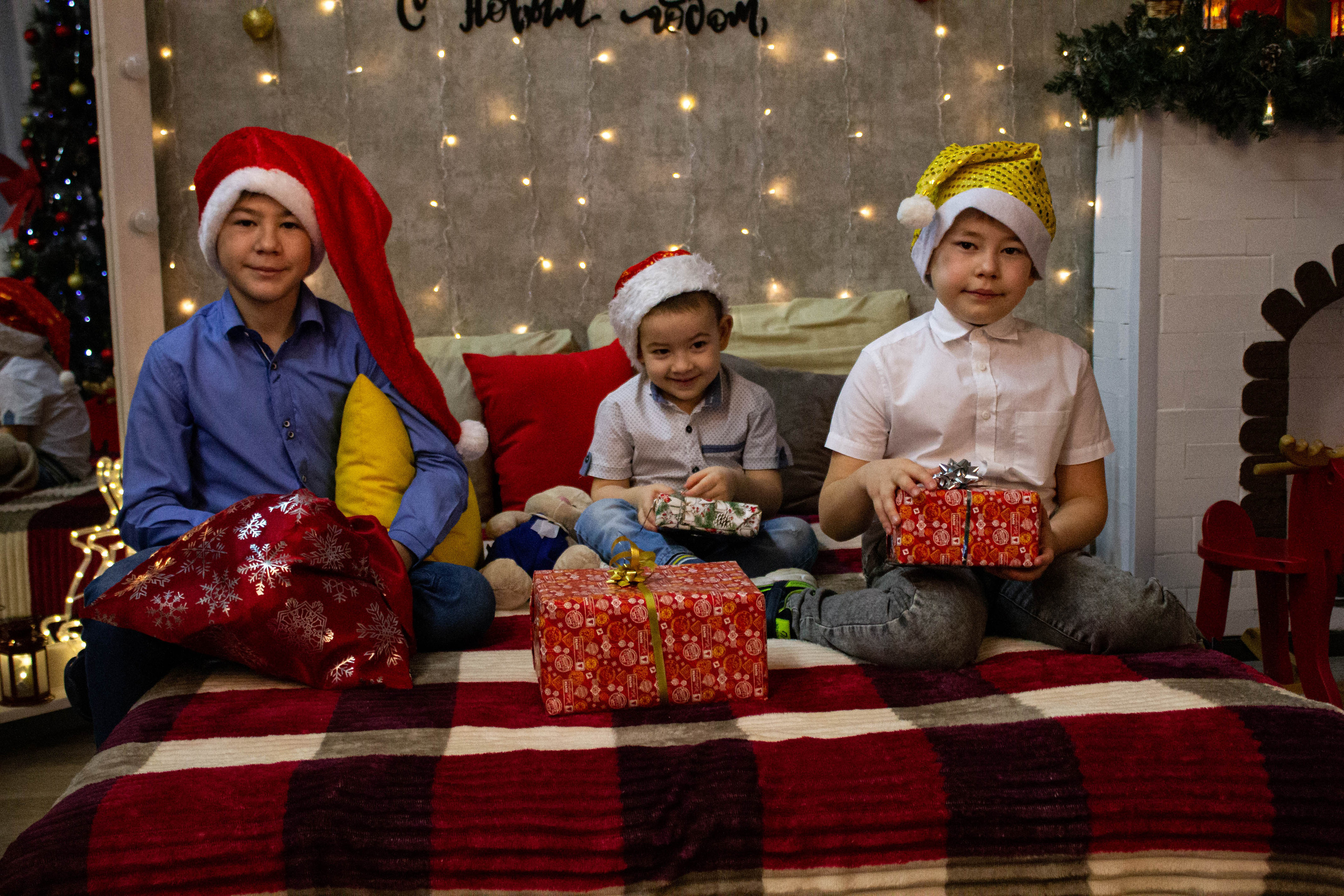 Олеся, Савелий, Кирилл, Роман (Новогодняя фотосессия). «Матрица»