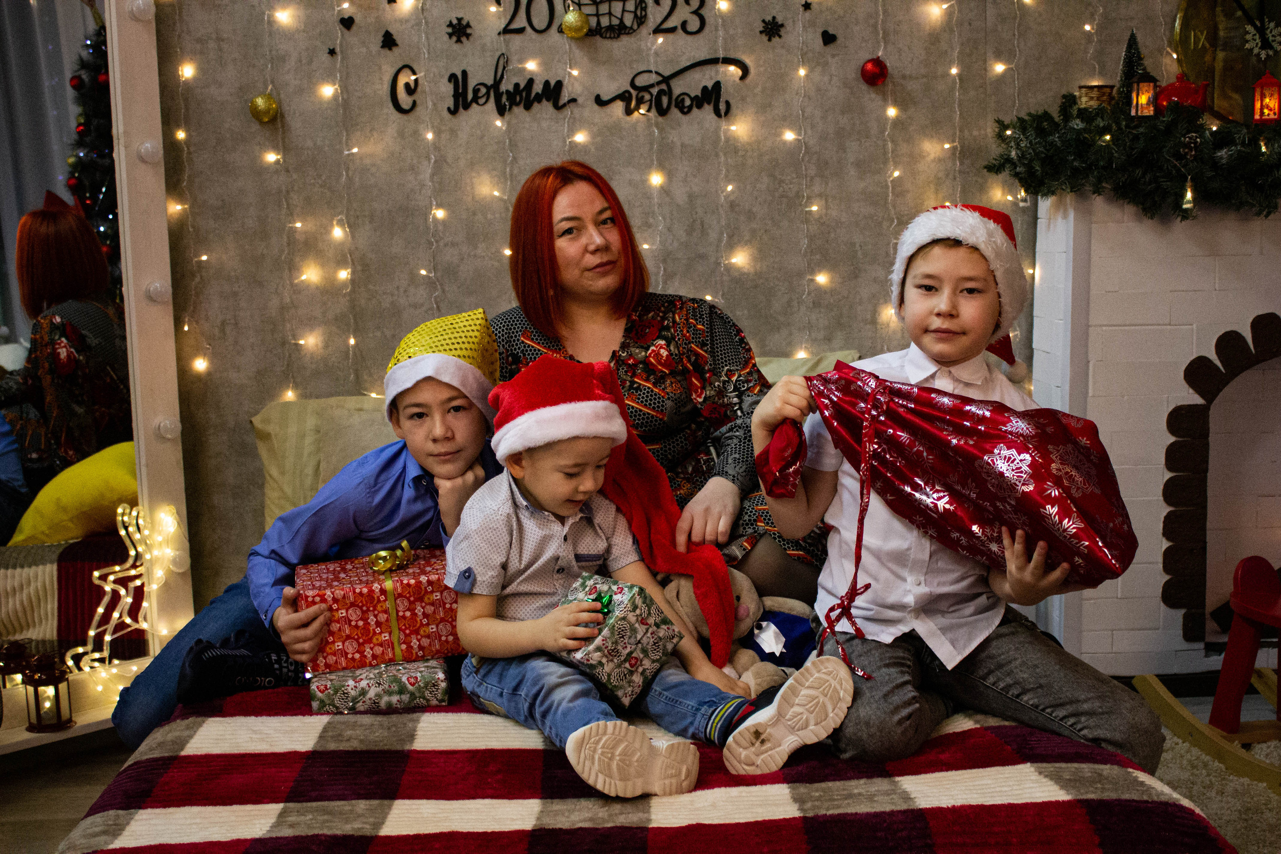 Олеся, Савелий, Кирилл, Роман (Новогодняя фотосессия). «Матрица»