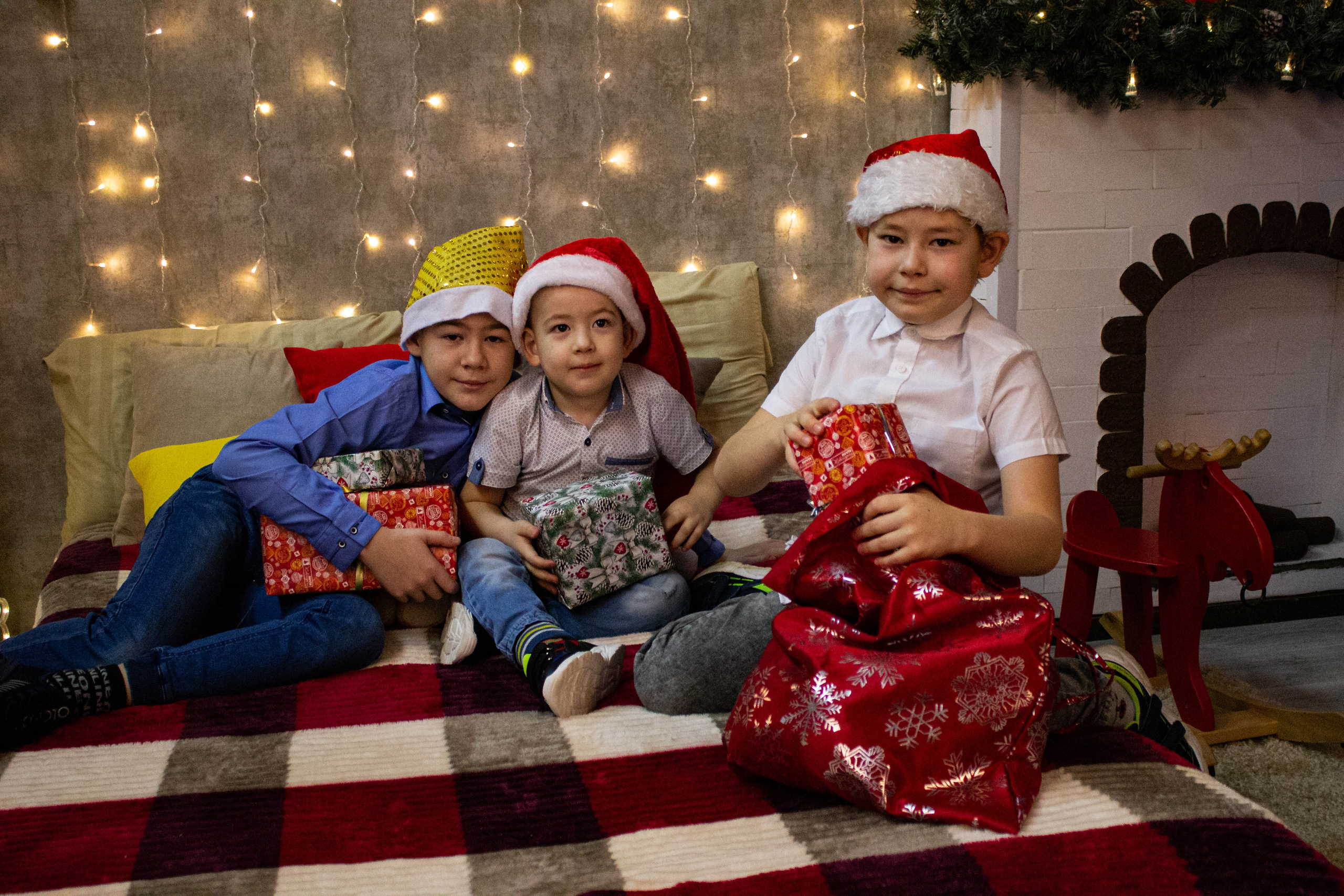 Олеся, Савелий, Кирилл, Роман (Новогодняя фотосессия). «Матрица»