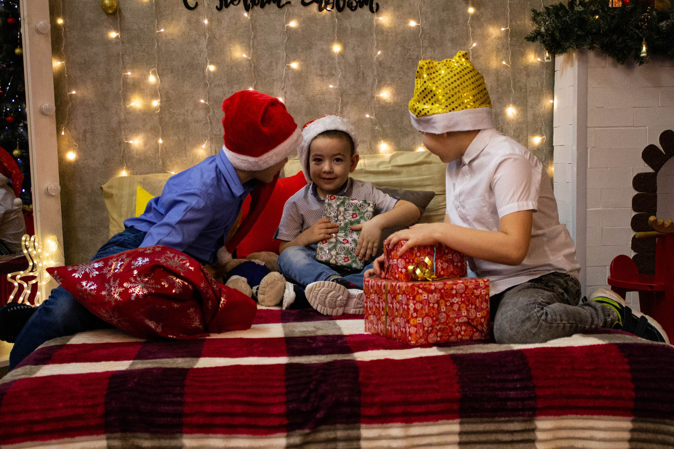 Олеся, Савелий, Кирилл, Роман (Новогодняя фотосессия). «Матрица»