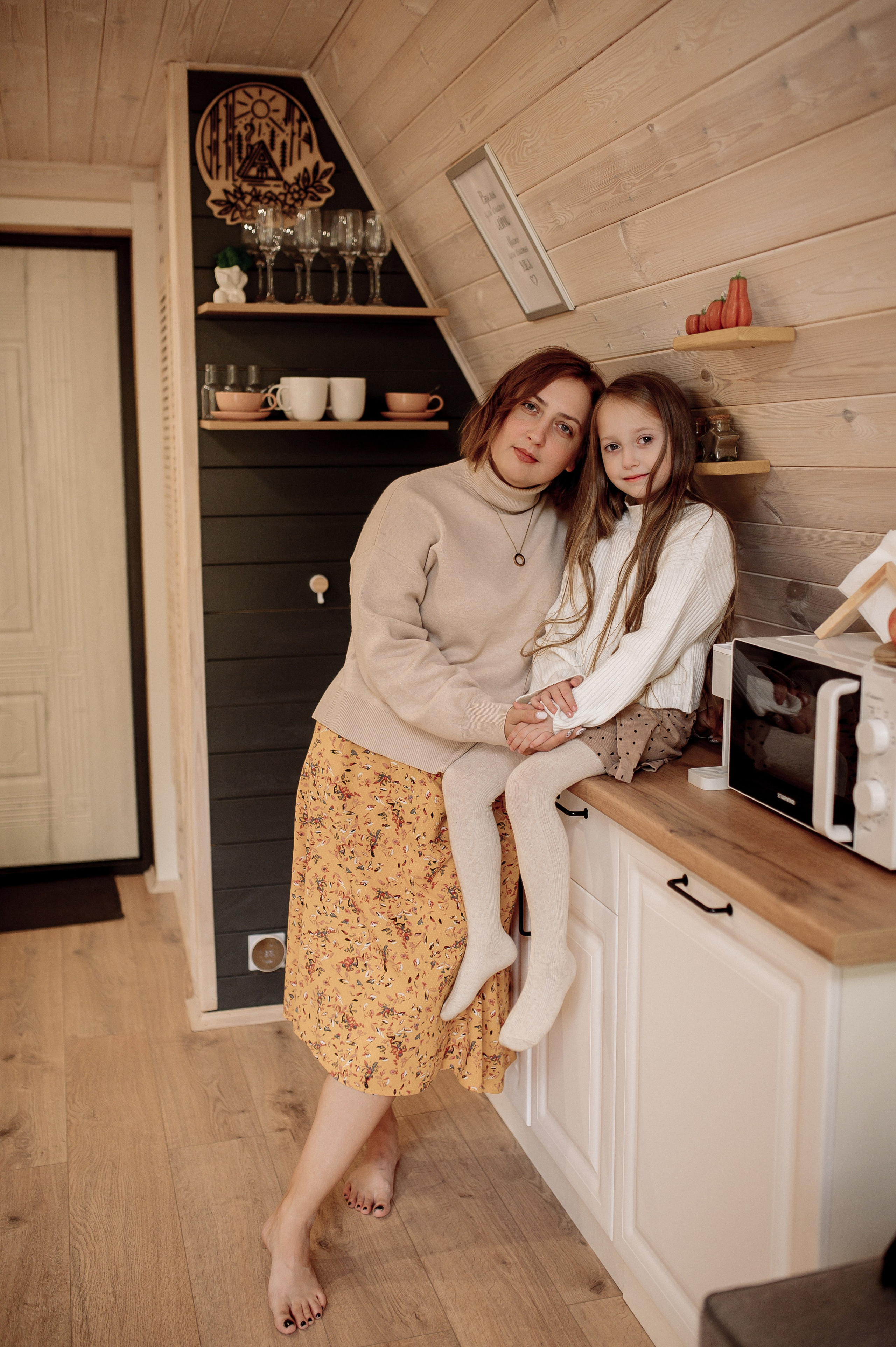 Катя, Дима, Настя и уютный домик. Фотограф Мария Стрелкова