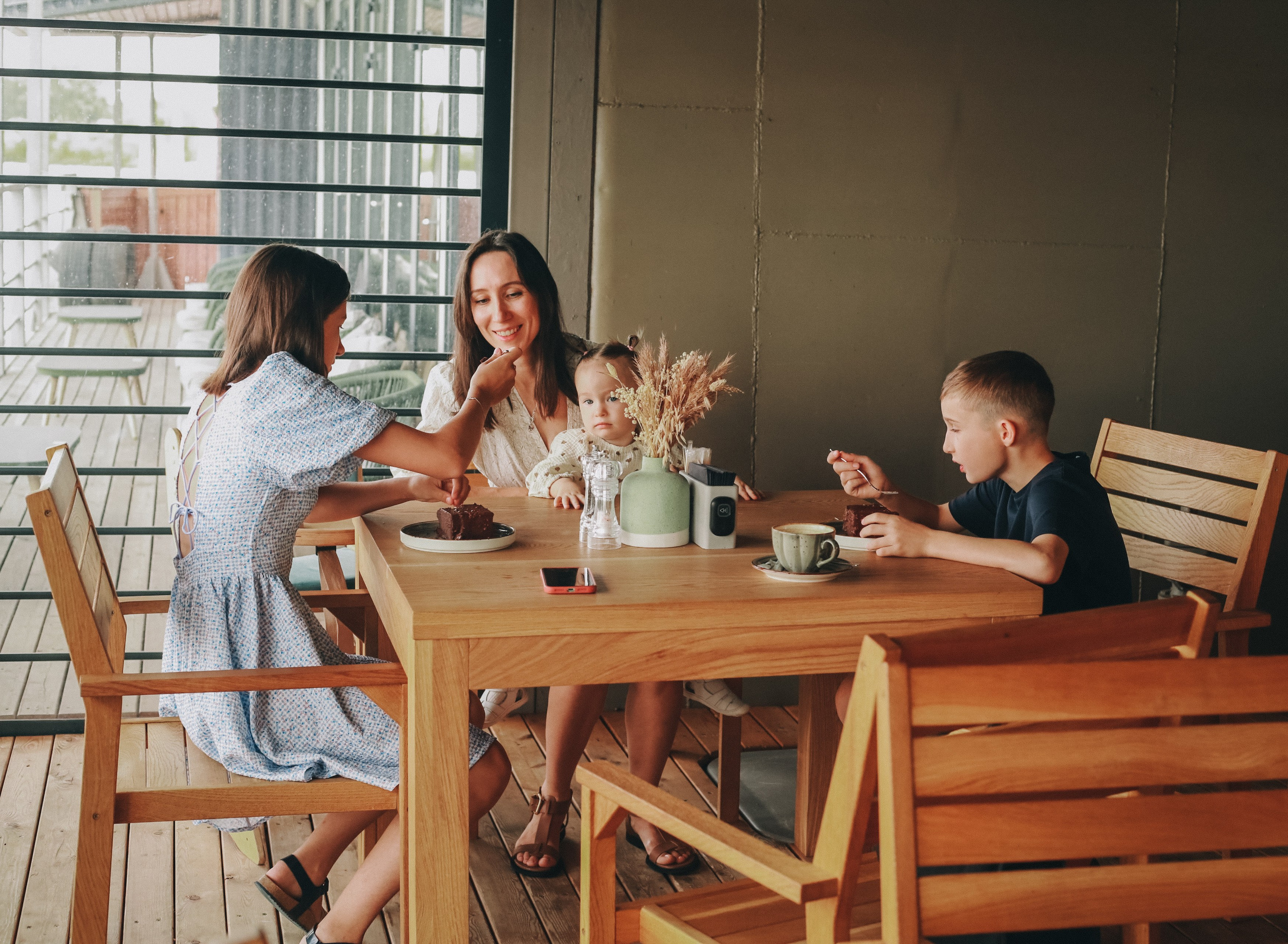 Семейный завтрак в Surf Camp. Детский фотограф, Волгоград
