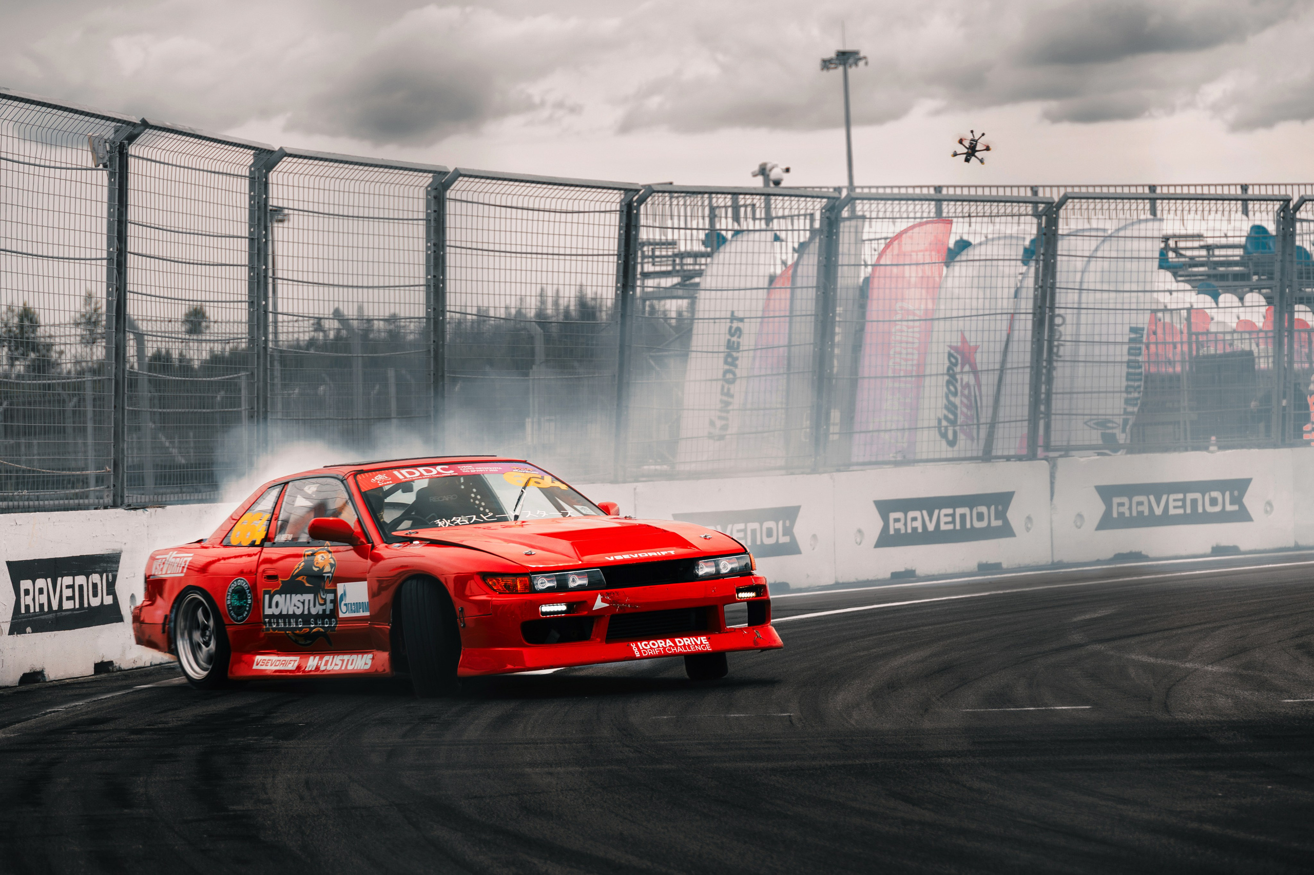 IDDC Этап 2: Бетонный Колизей и блогеры в деле