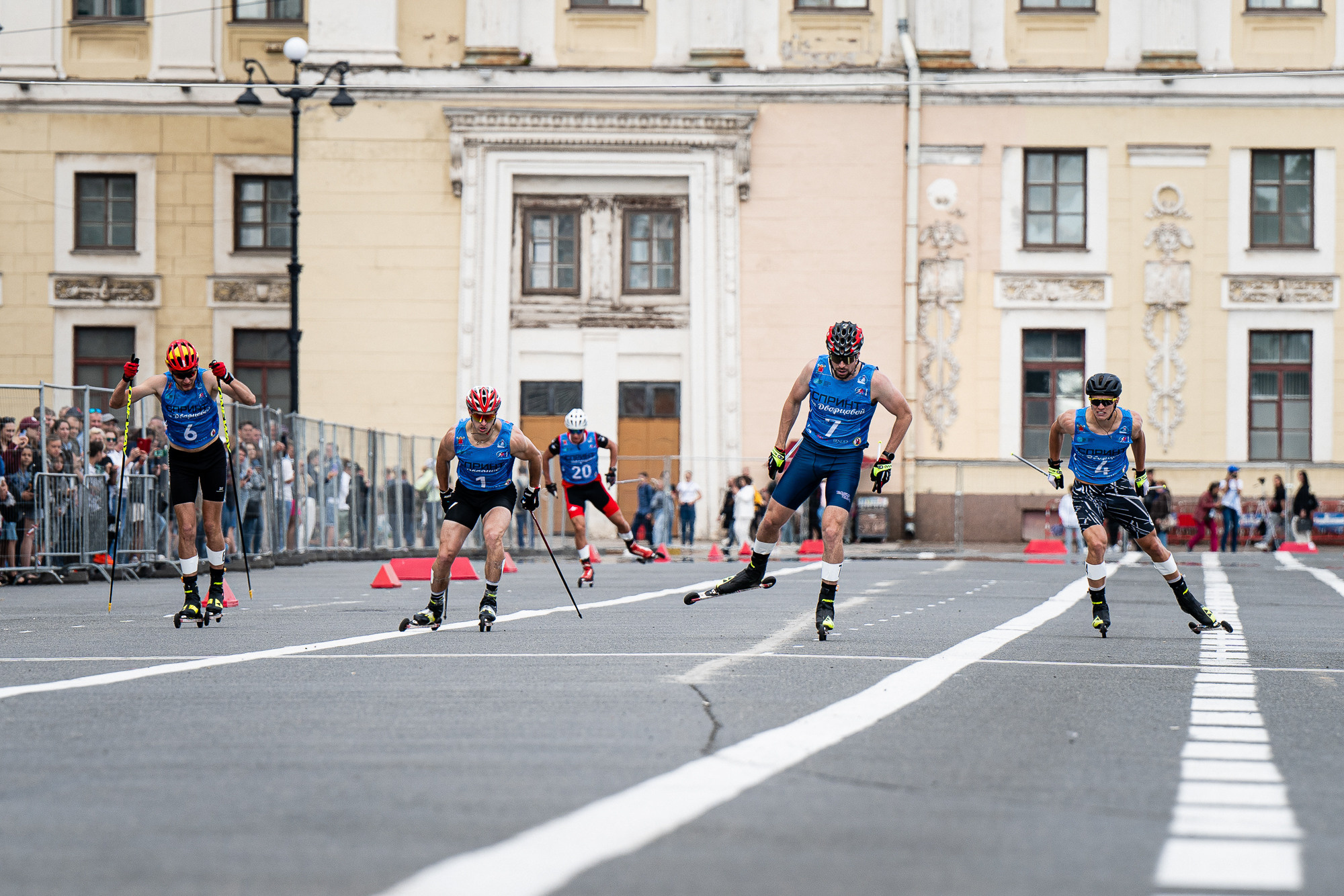 Спринт на Дворцовой. Спортивный и репортажный фотограф Артём Редкий | Санкт-Петербург