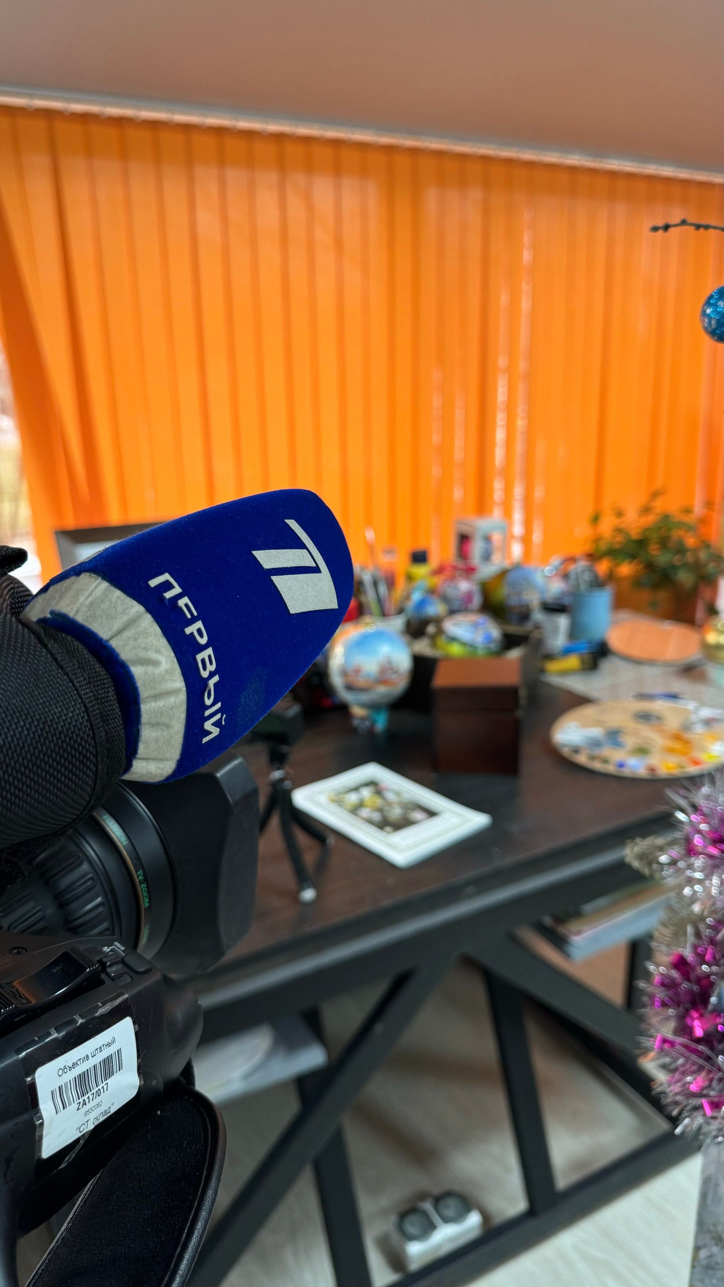 ArtSHARm- наше портфолио по ёлочным шарам с ручной росписью. Художественная ручная роспись елочных шаров, корпоративные подарки и восковые аромасвечи