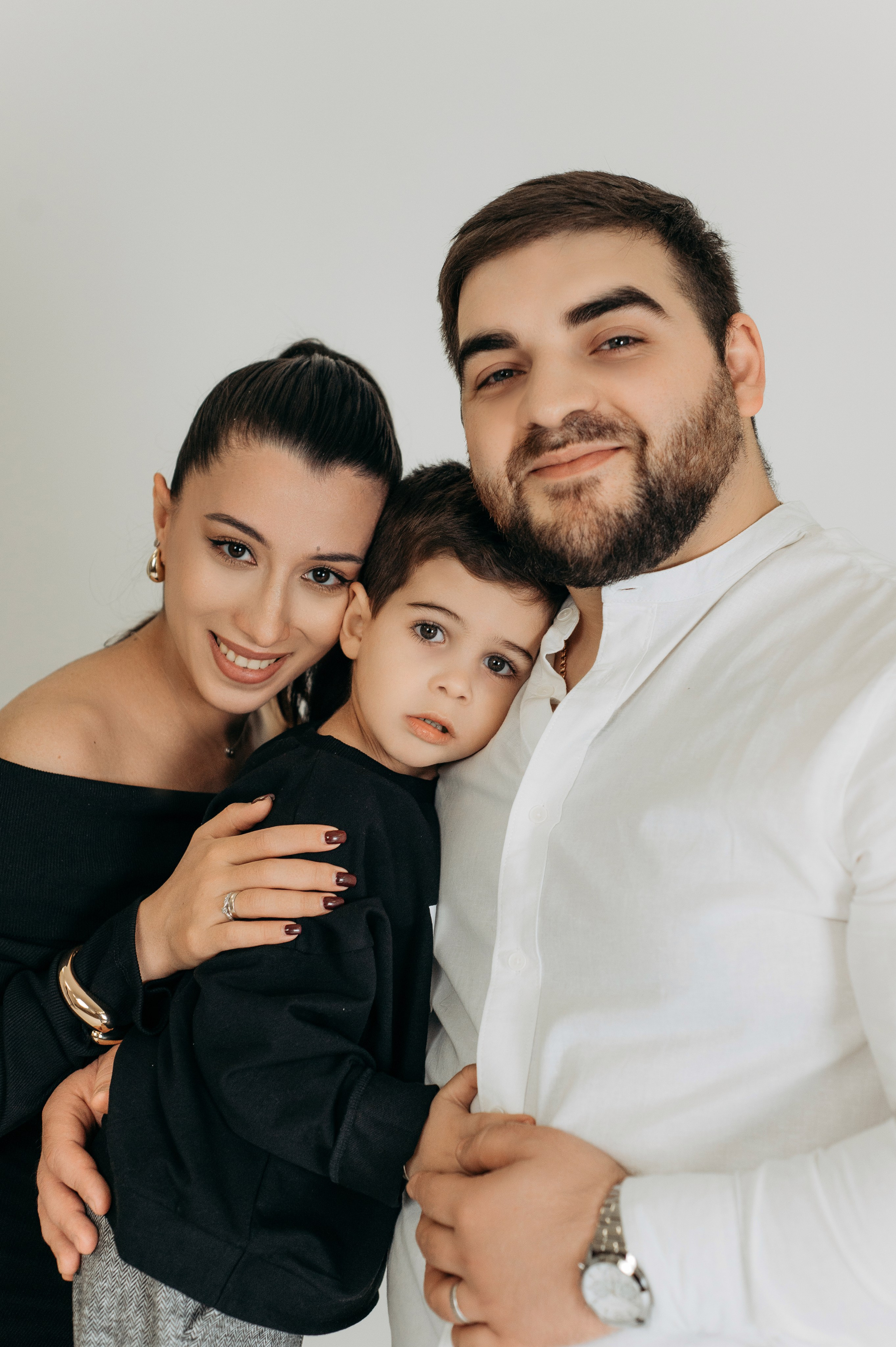 Семейная фотосессия на циклораме. Семейный и свадебный фотограф в Санкт-Петербурге Юлия Мельникова