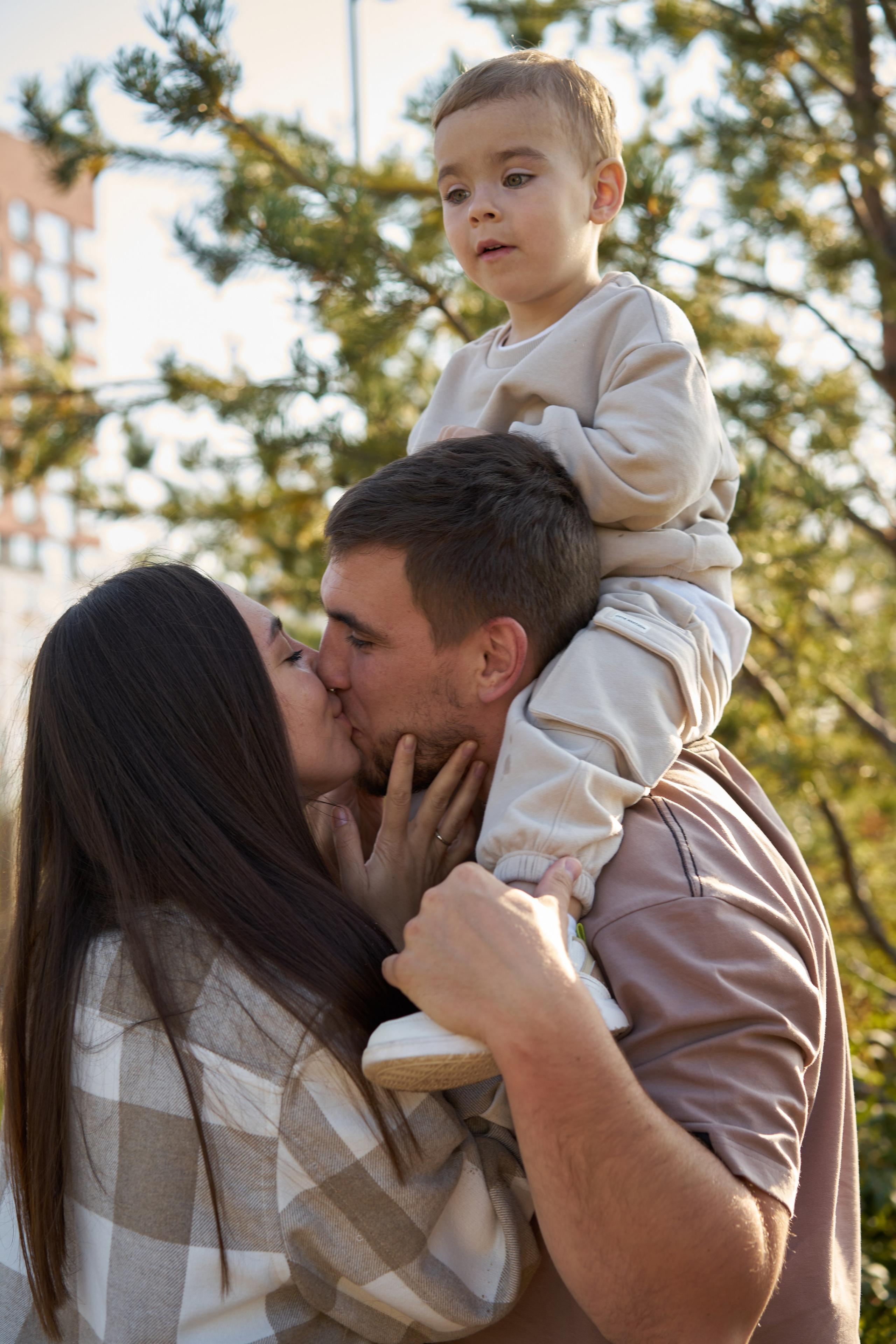 Семейная фотосессия летом на улице. Фотограф Екатеринбург Кокшарова Александра