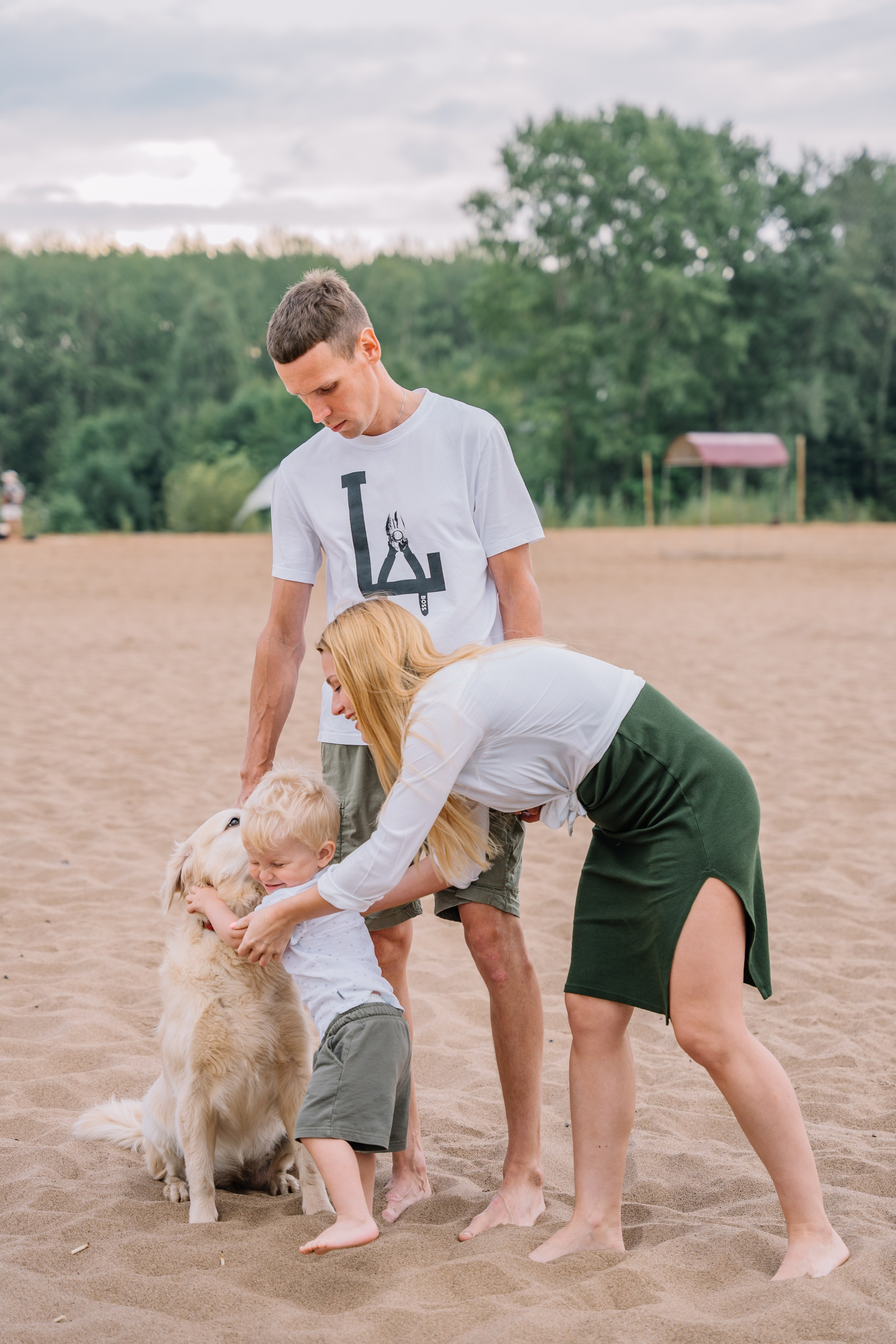 Прогулка с лапой. Пляж. Гроза