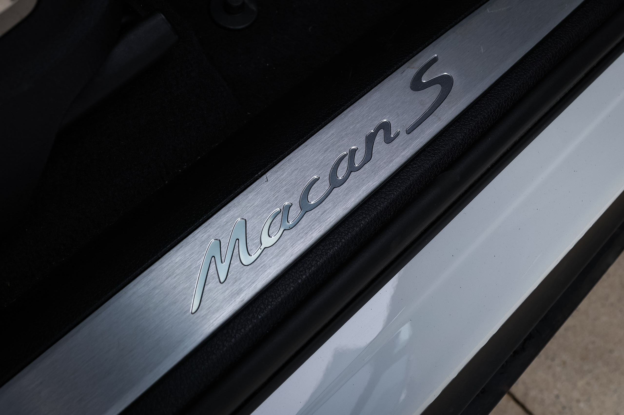 2021 PORSCHE MACAN S. Mixturecaptures