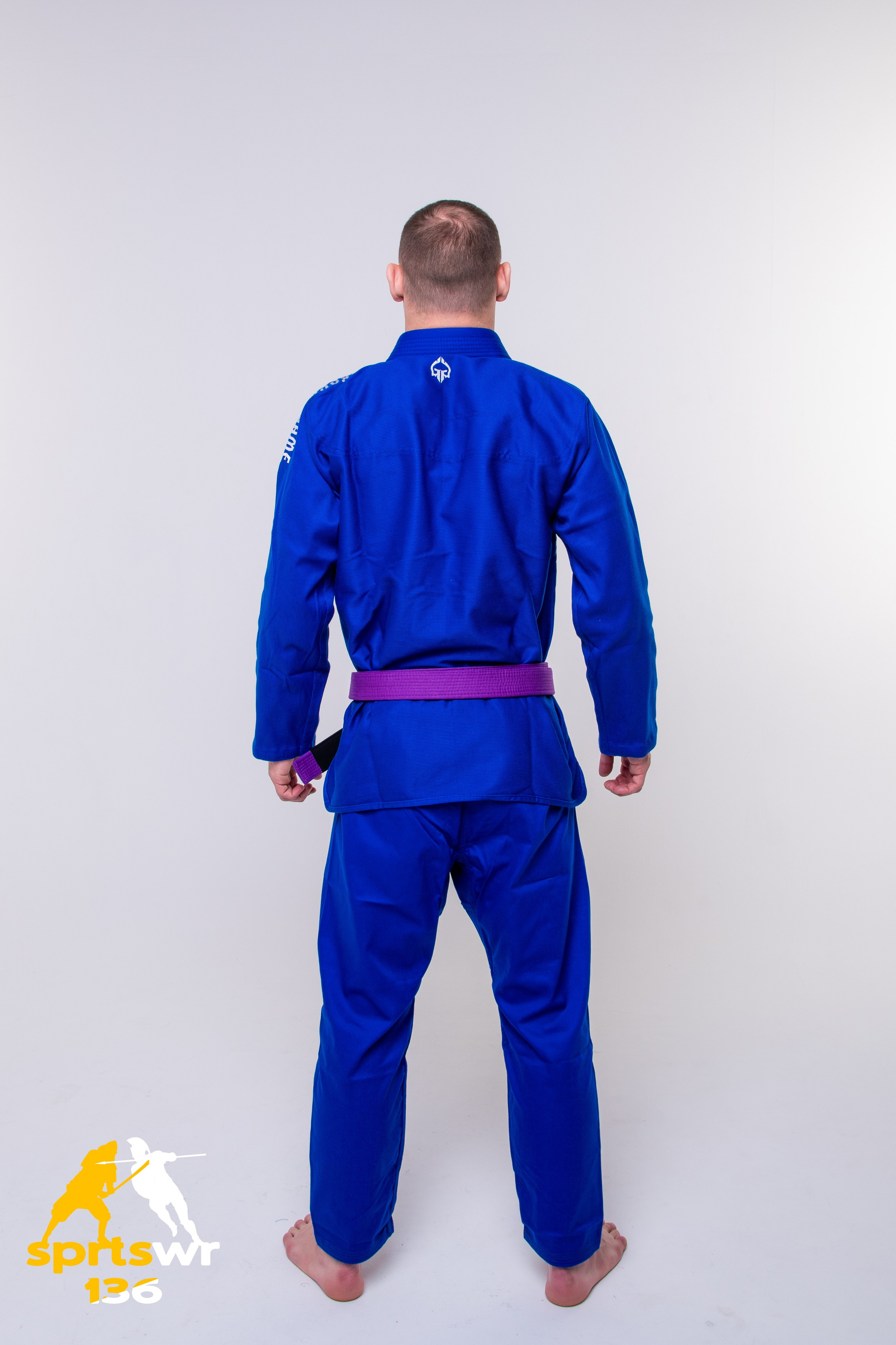 Одежда для мужчин. Профессиональная фотостудия в Санкт-Петербурге «Точка»