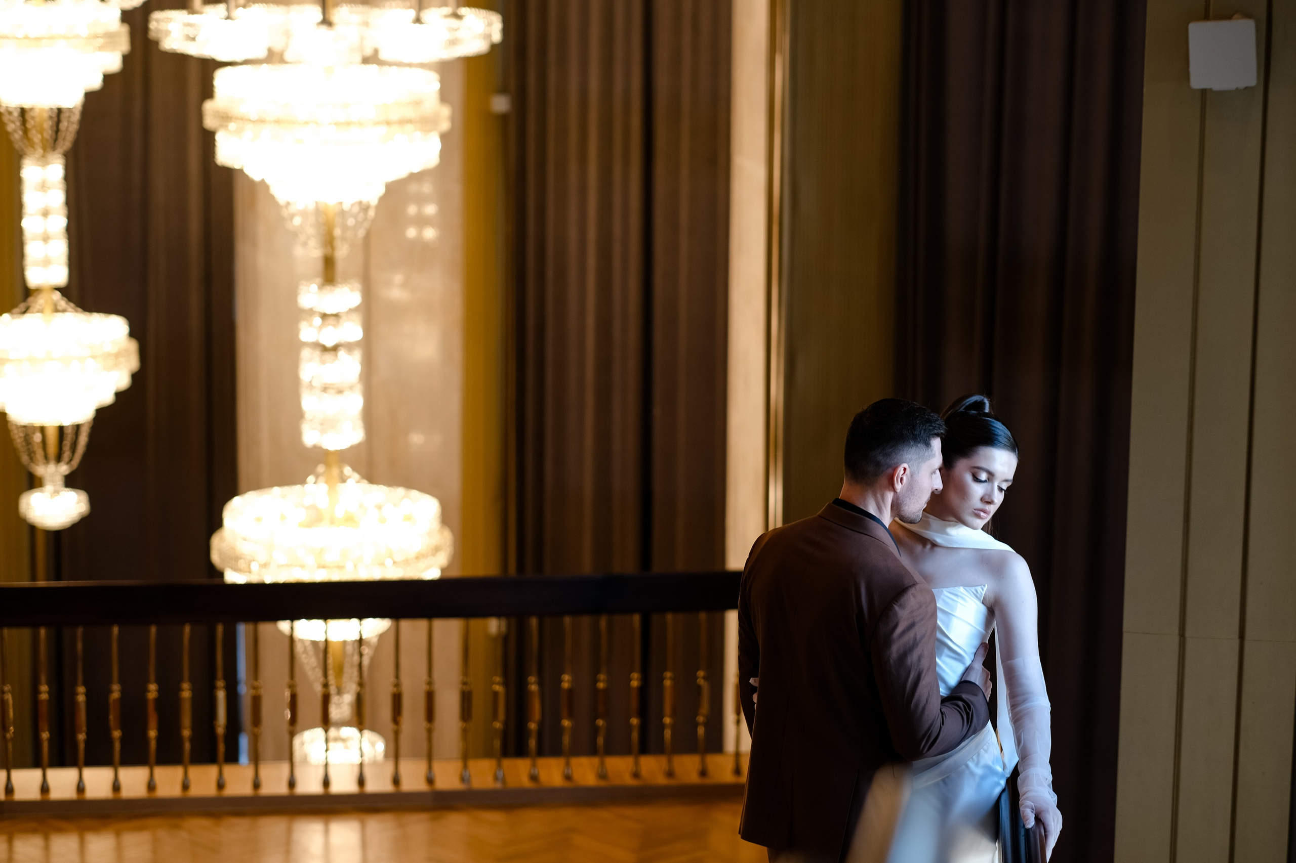 Свадебная фотосессия в театре драмы имени Наума Орлова. Свадебный фотограф в Челябинске Сырчикова Наталья