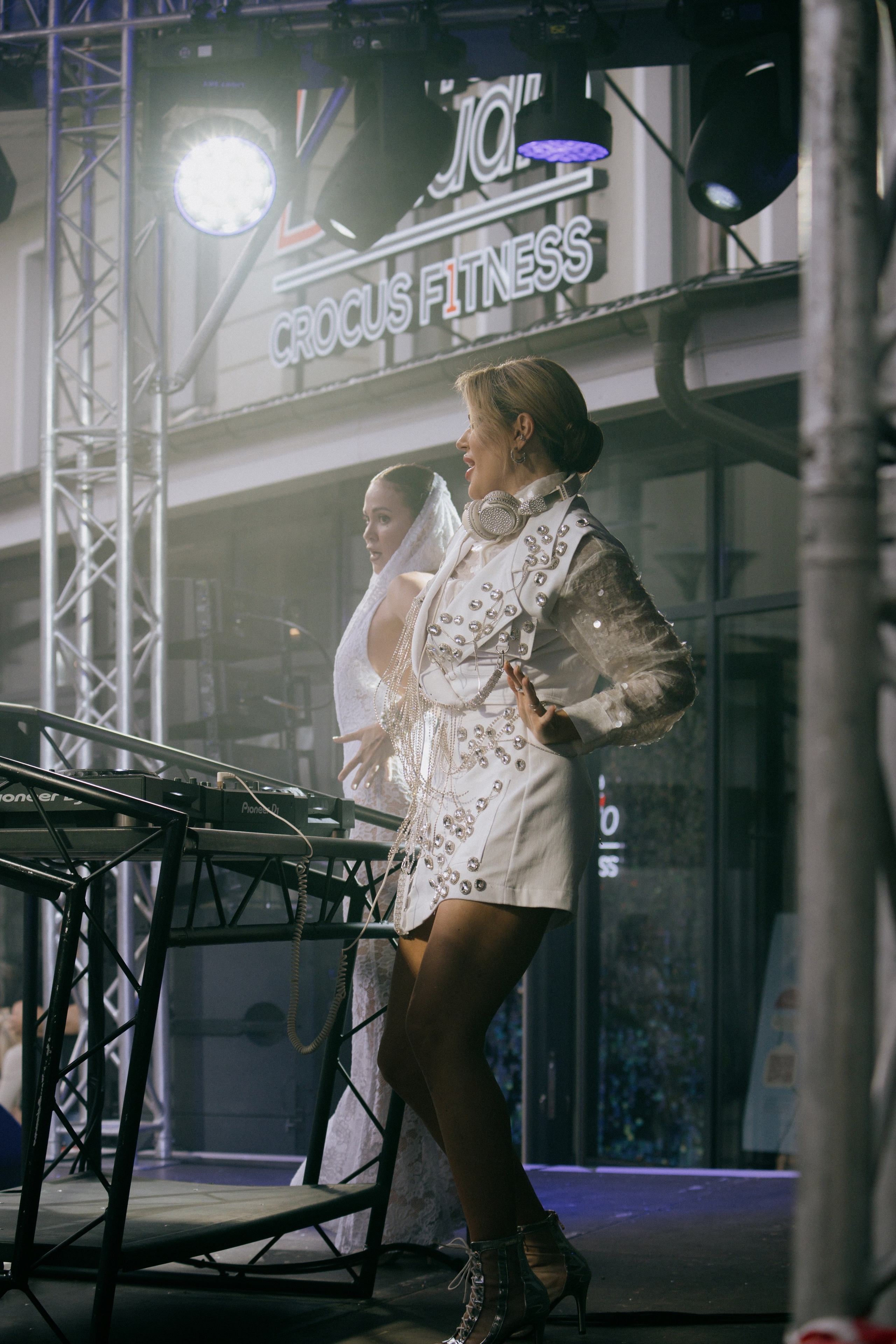 OK Mag SUMMER FEST 2025. Бэкстейдж и репортажный фотограф в Москве Артем Онацко