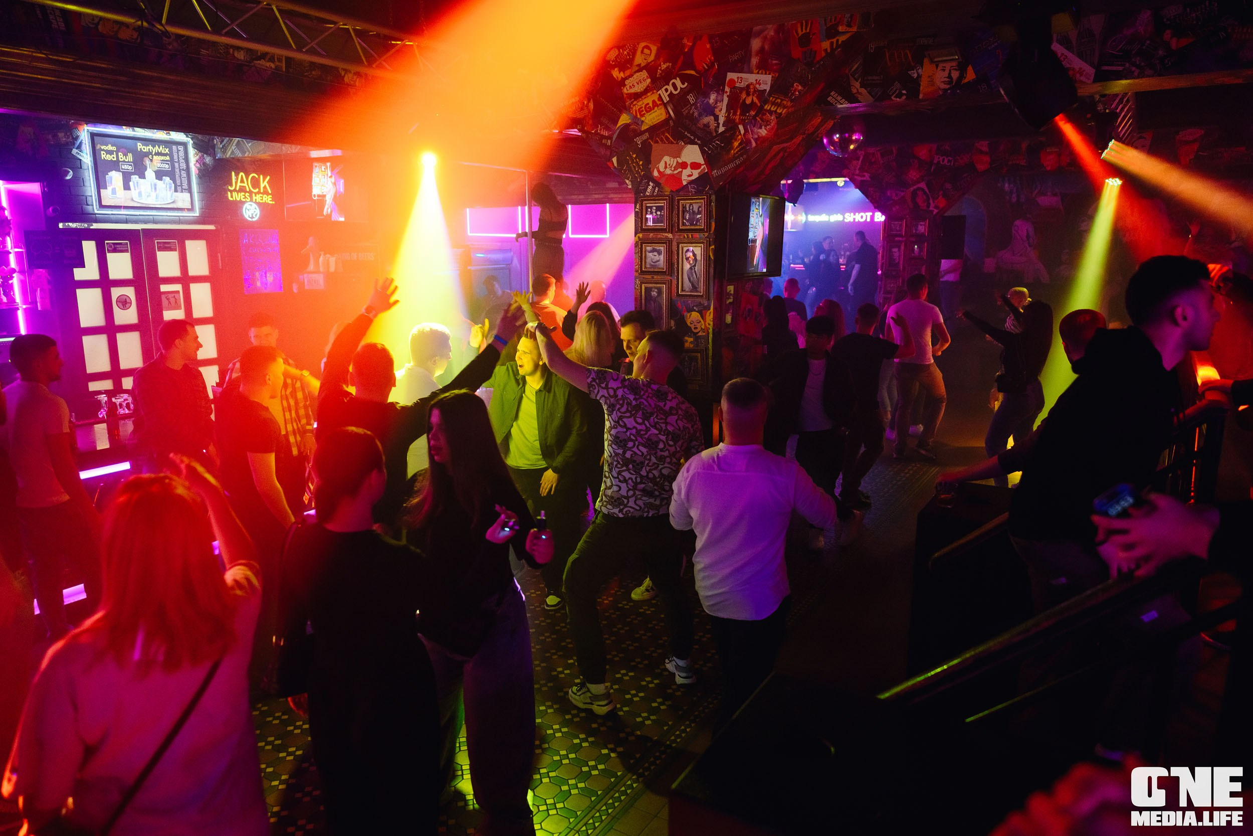 Фоторепортаж с субботней вечеринки в XxxX. One Media Life: фоторепортажи, фотоотчеты с мероприятий и заведений