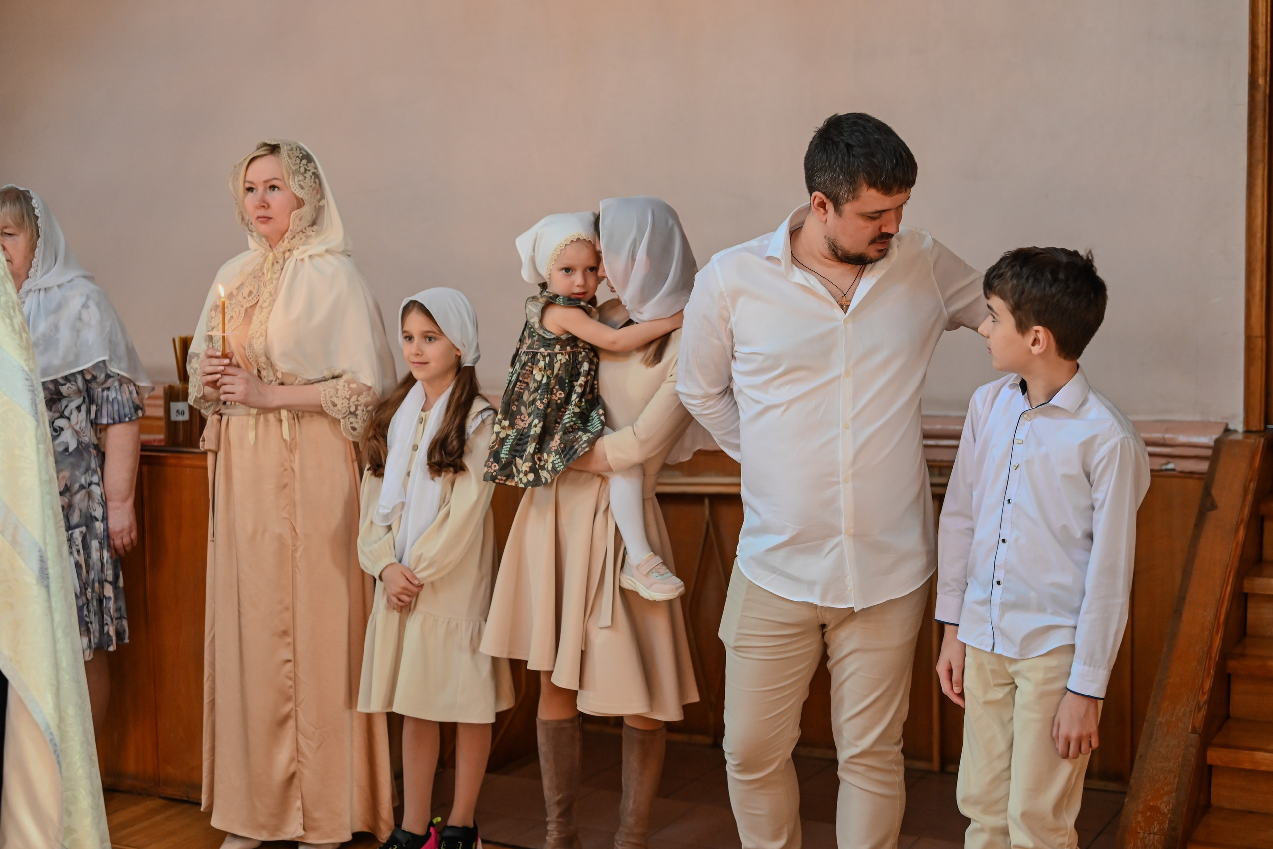 Крещение мама Анна. Семейный и детский фотограф Москва