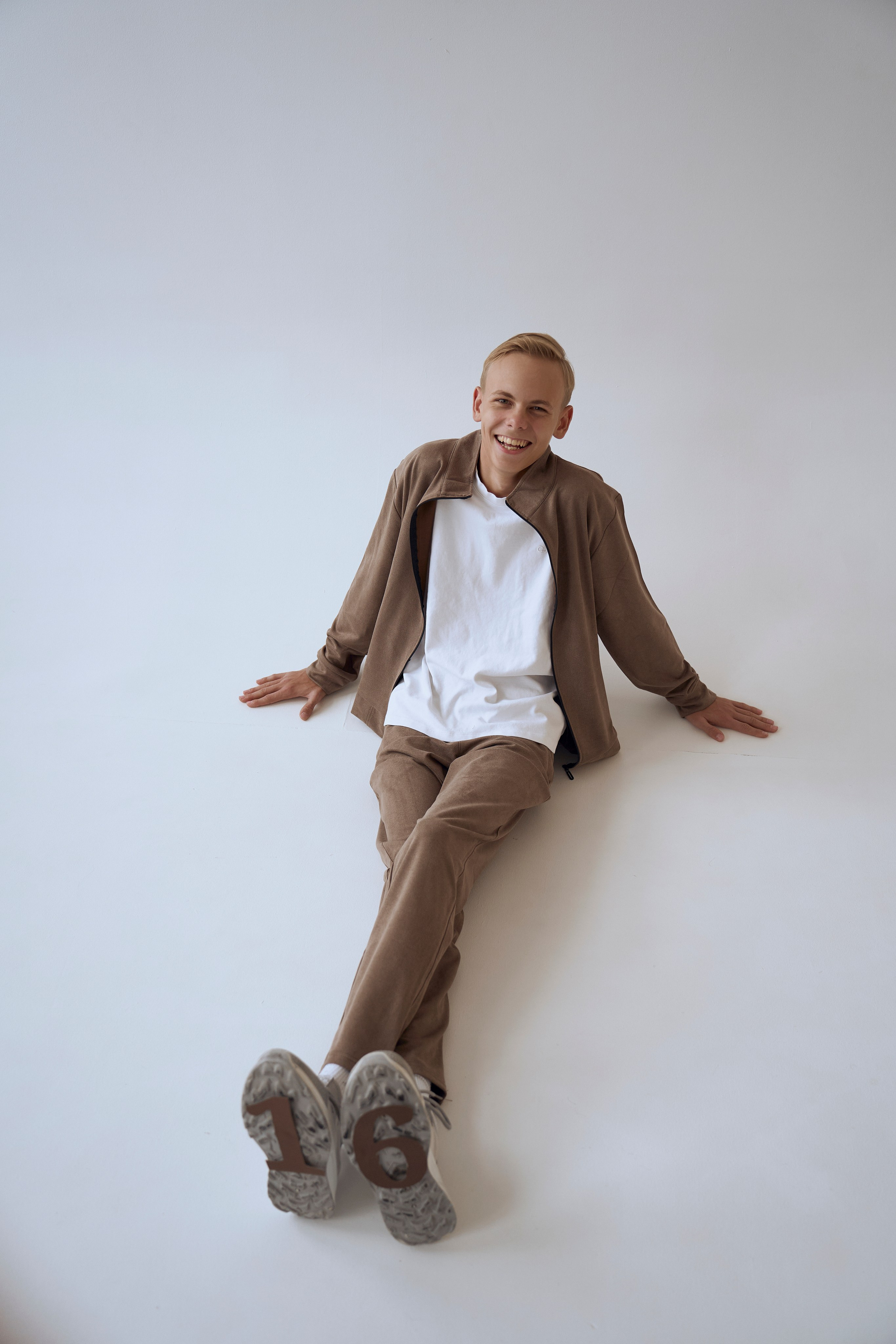 16 лет. Ваш фотограф Анастасия Болотникова