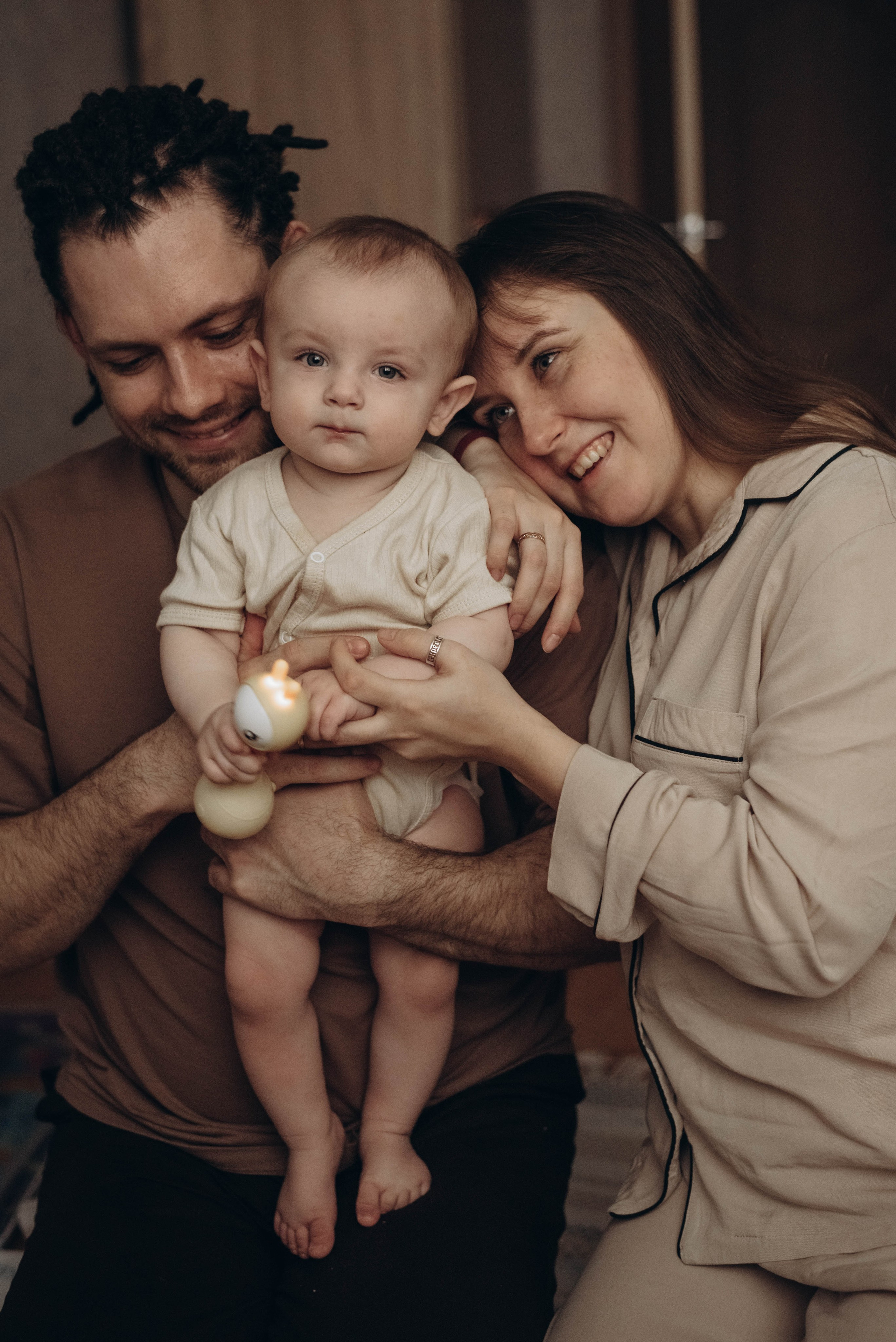 Домашняя семейная фотоссесия с малышом. Семейный фотограф в Железнодорожном Масаева Елена