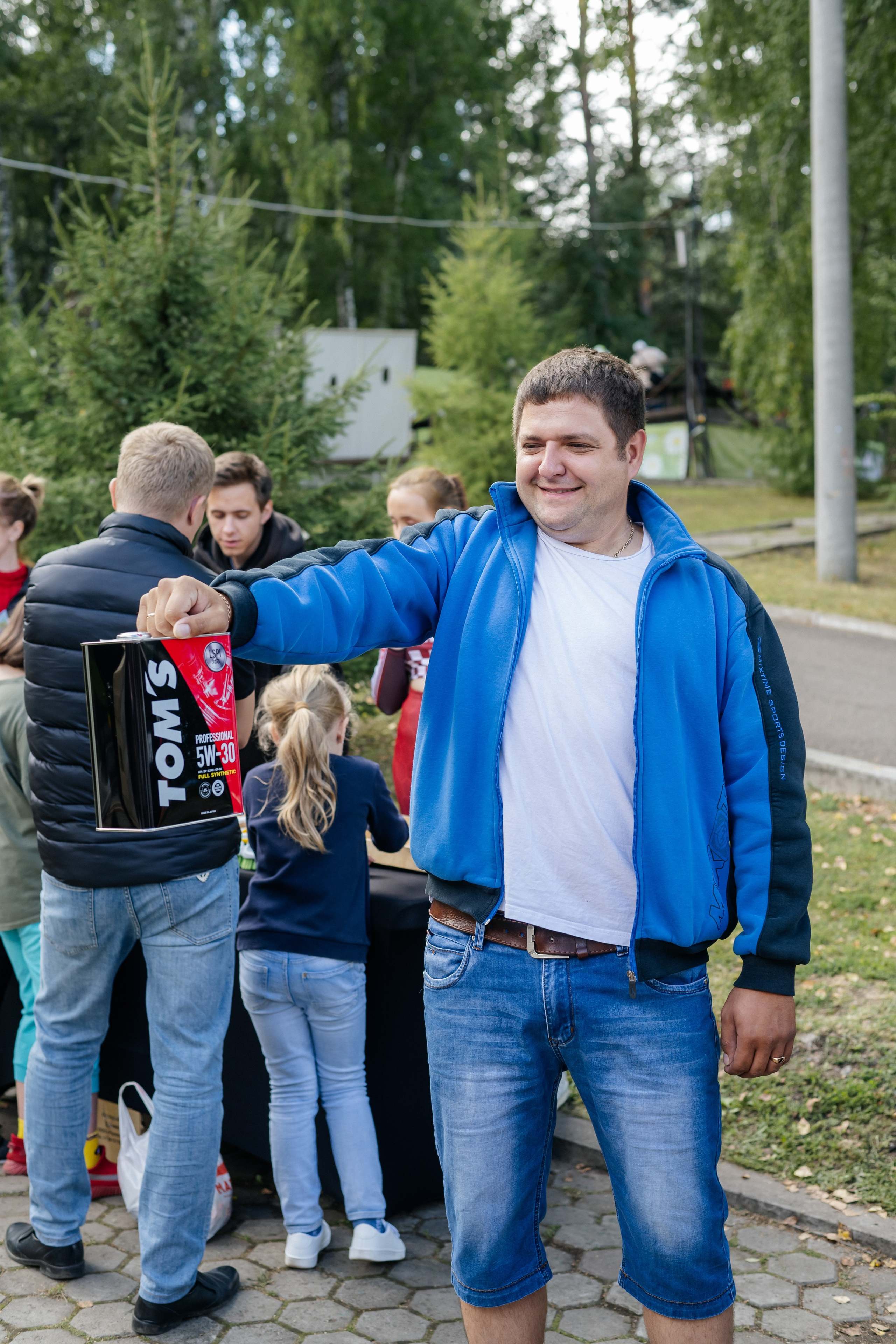 Моторное масло Tom's. Фотограф в Красноярске