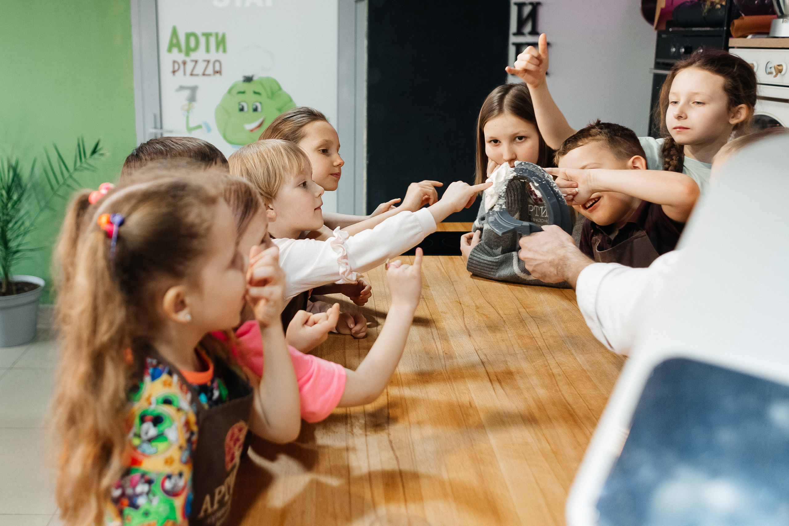 Детский мастер-класс в «АРТиШОК». Фотограф Кемерово | Сергей