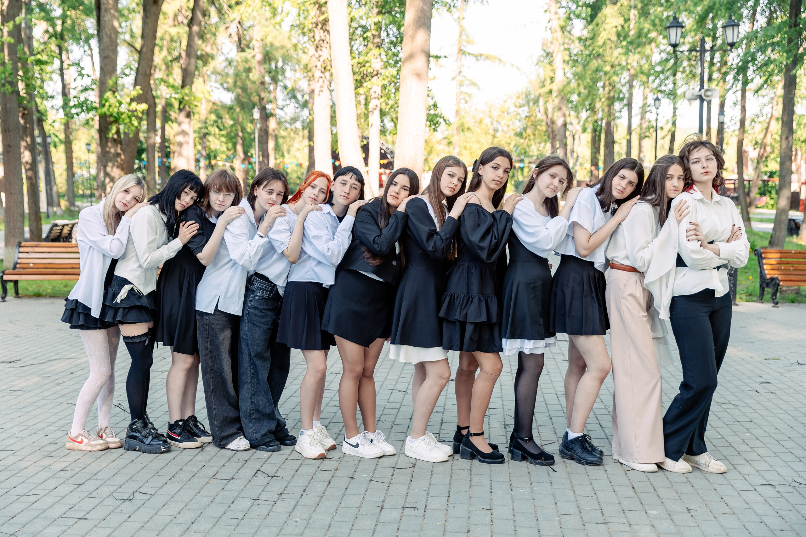 Позирование группы. Выпускные альбомы для детского сада и школы