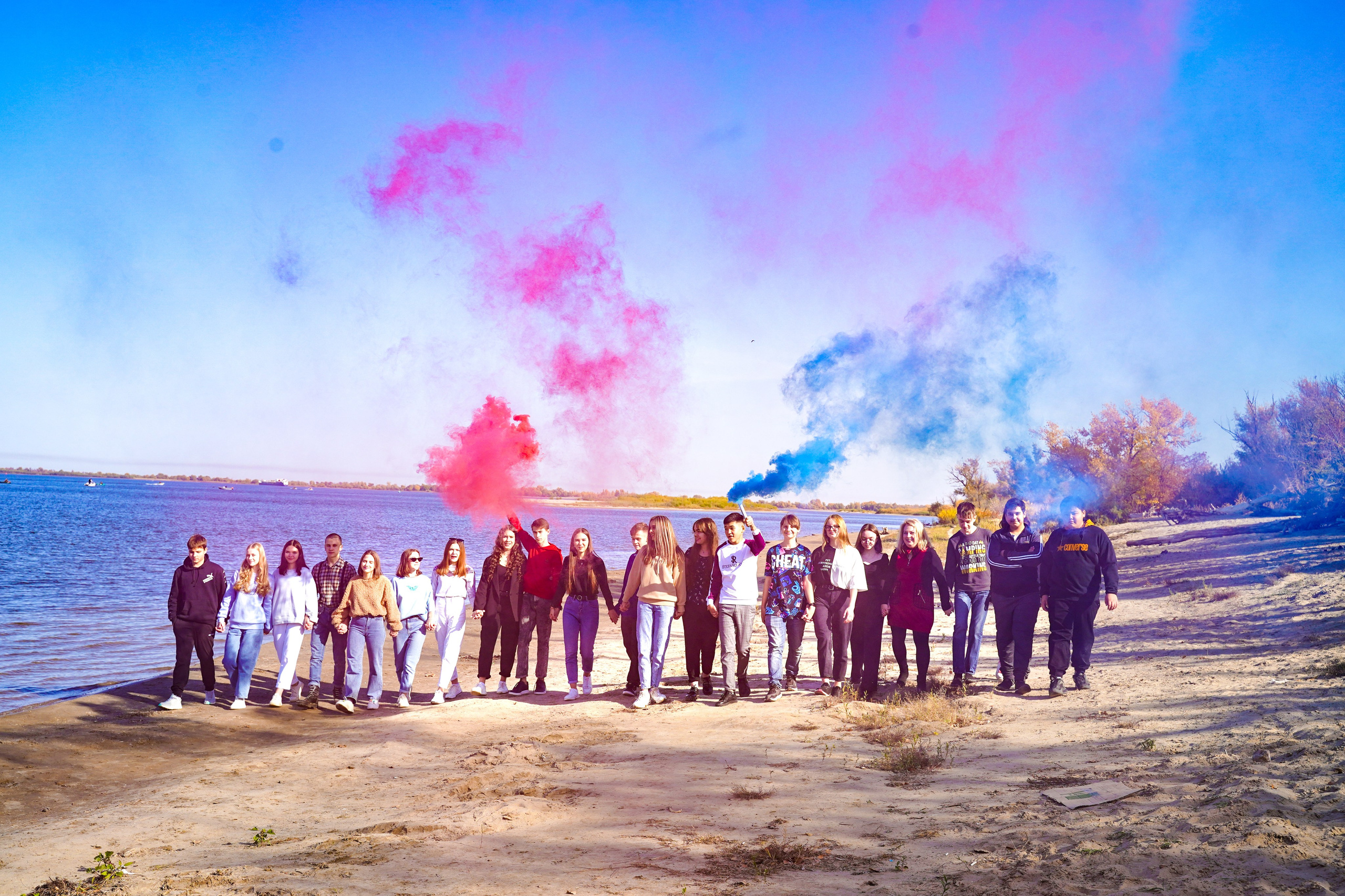 9 — 11 классы. Фотографы в г. Астрахань Сергей и Елена Бовтуновы