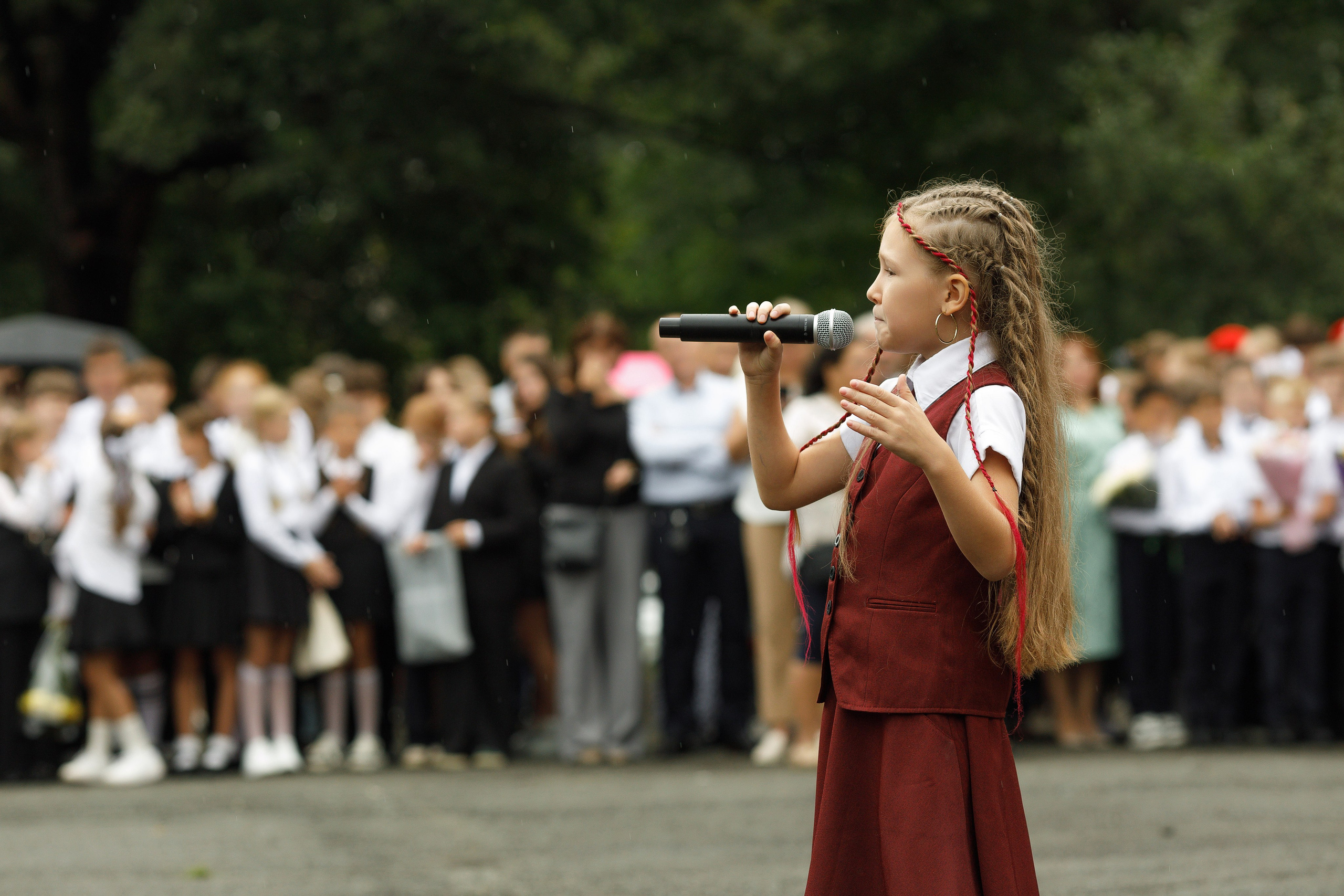 Линейка 11 клас Гимназия Артём. Photoalbum-vl.ru