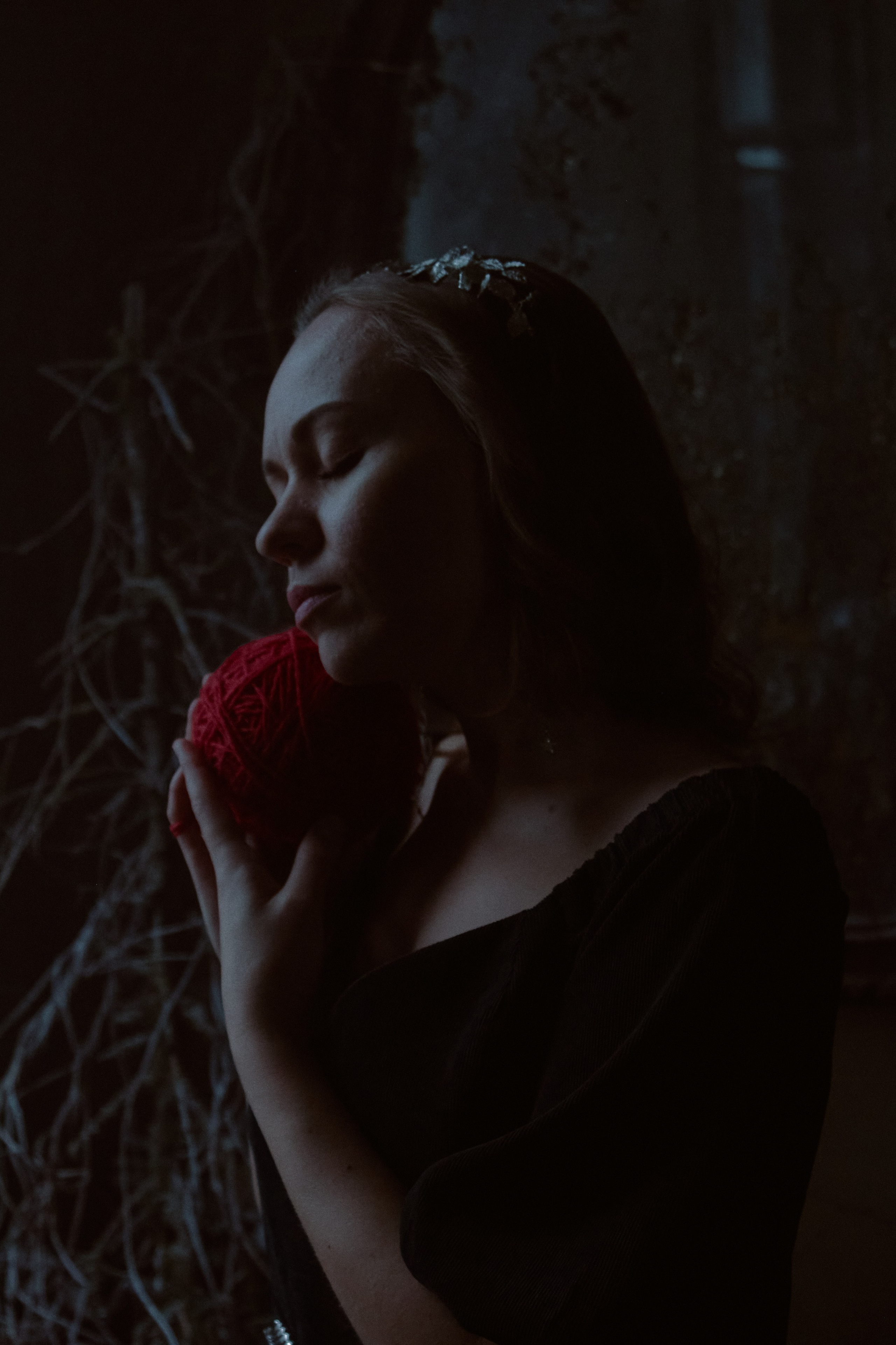 Тень. Фотограф лавстори Москва/МО Приятелева Ангелина