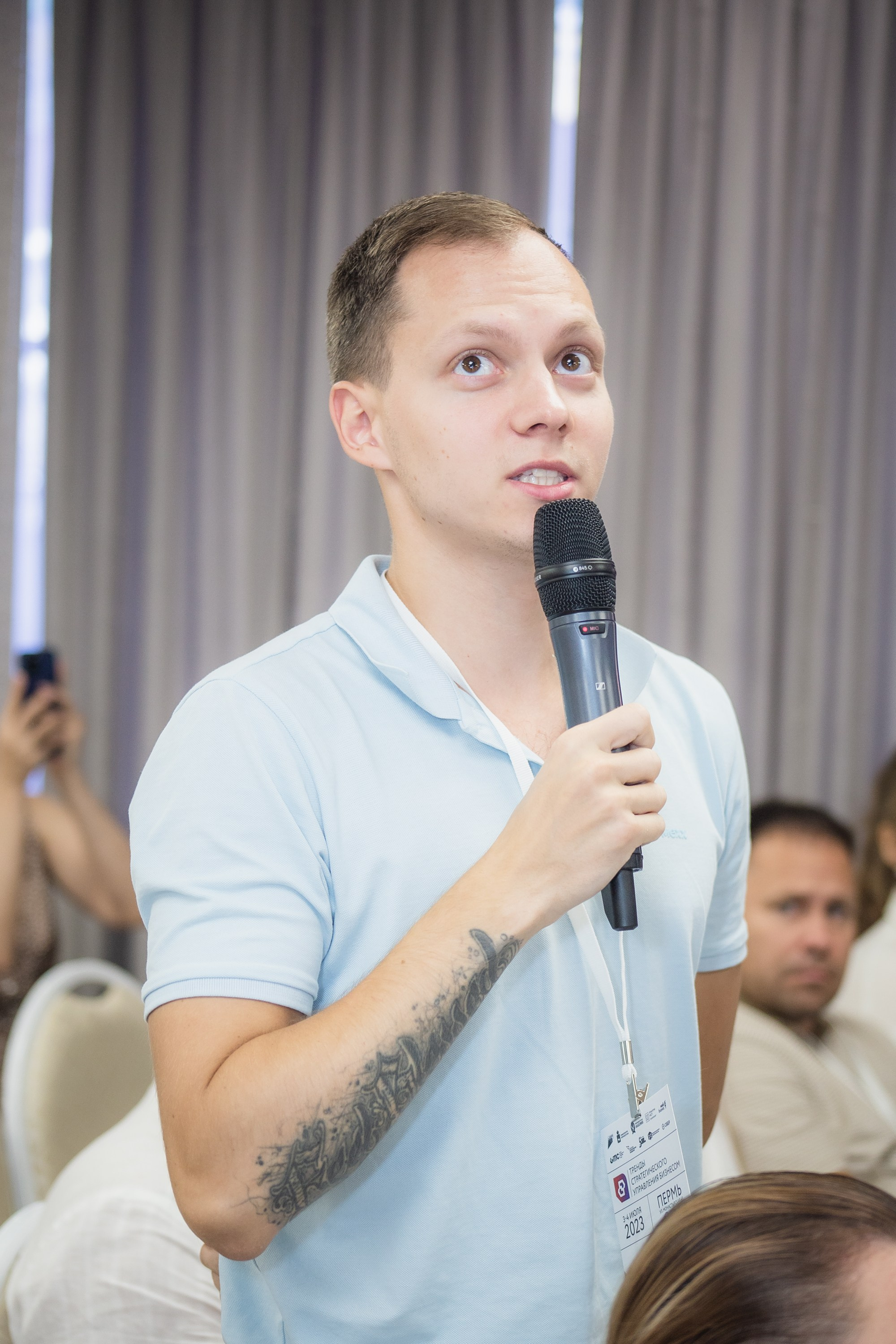 Репортаж с конференции GMC в Перми – фотографии. Репортажный фотограф в Перми Денис Голдобин