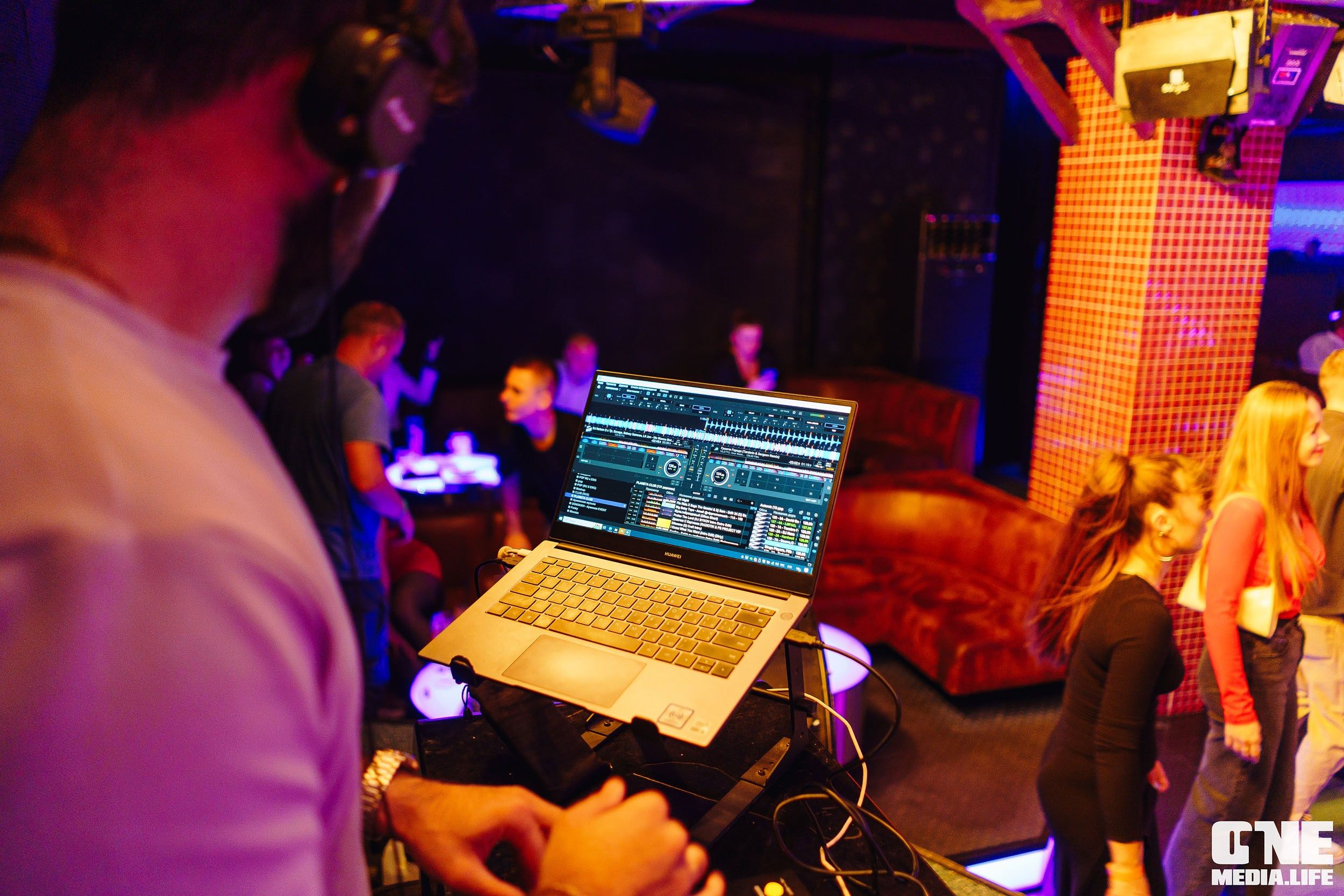 Фоторепортаж из РК Планета. One Media Life: фоторепортажи, фотоотчеты с мероприятий и заведений