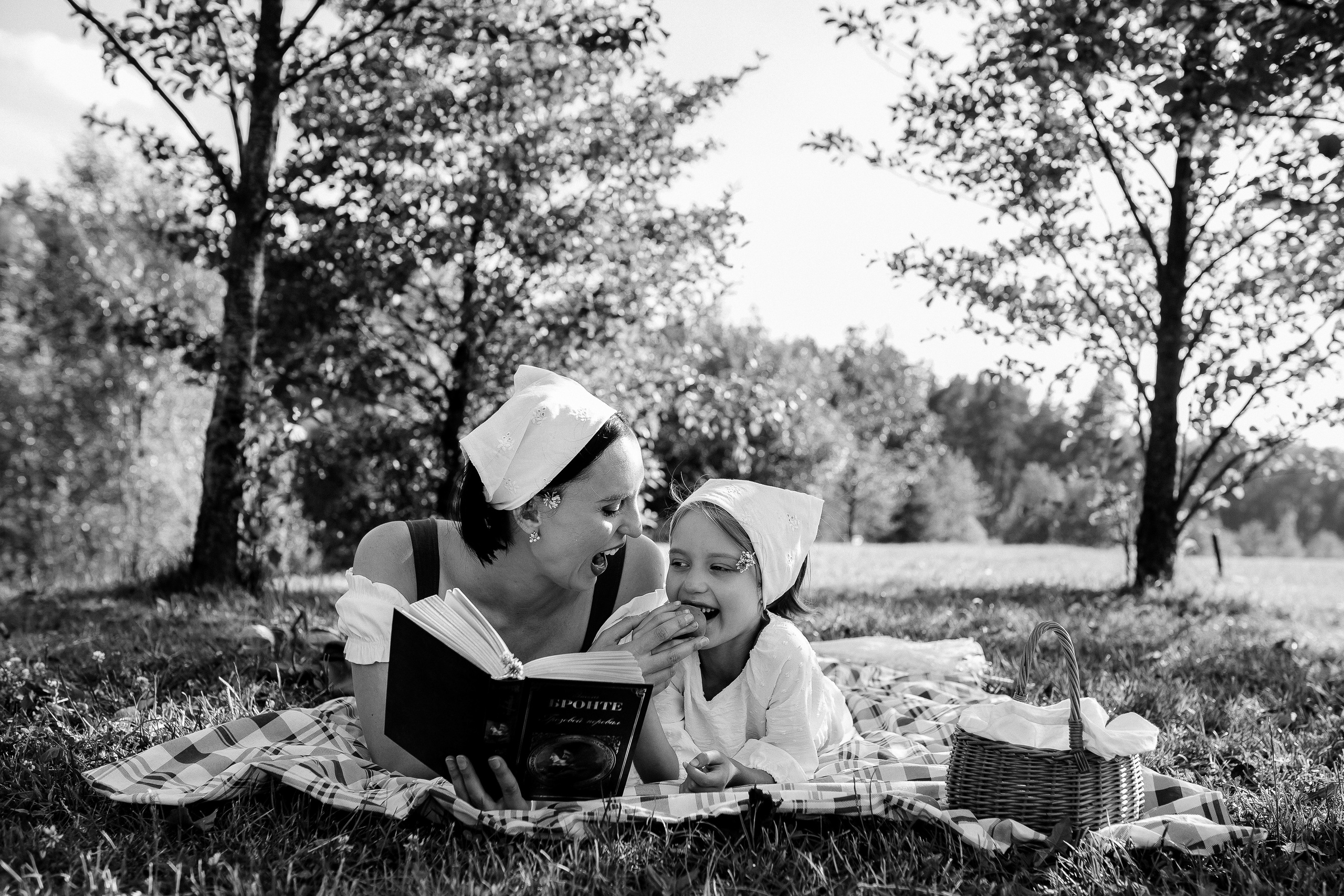 Надя и Алиса. Пикник. Лето. Профессиональный фотограф, Москва |Видное Елена Елизарова