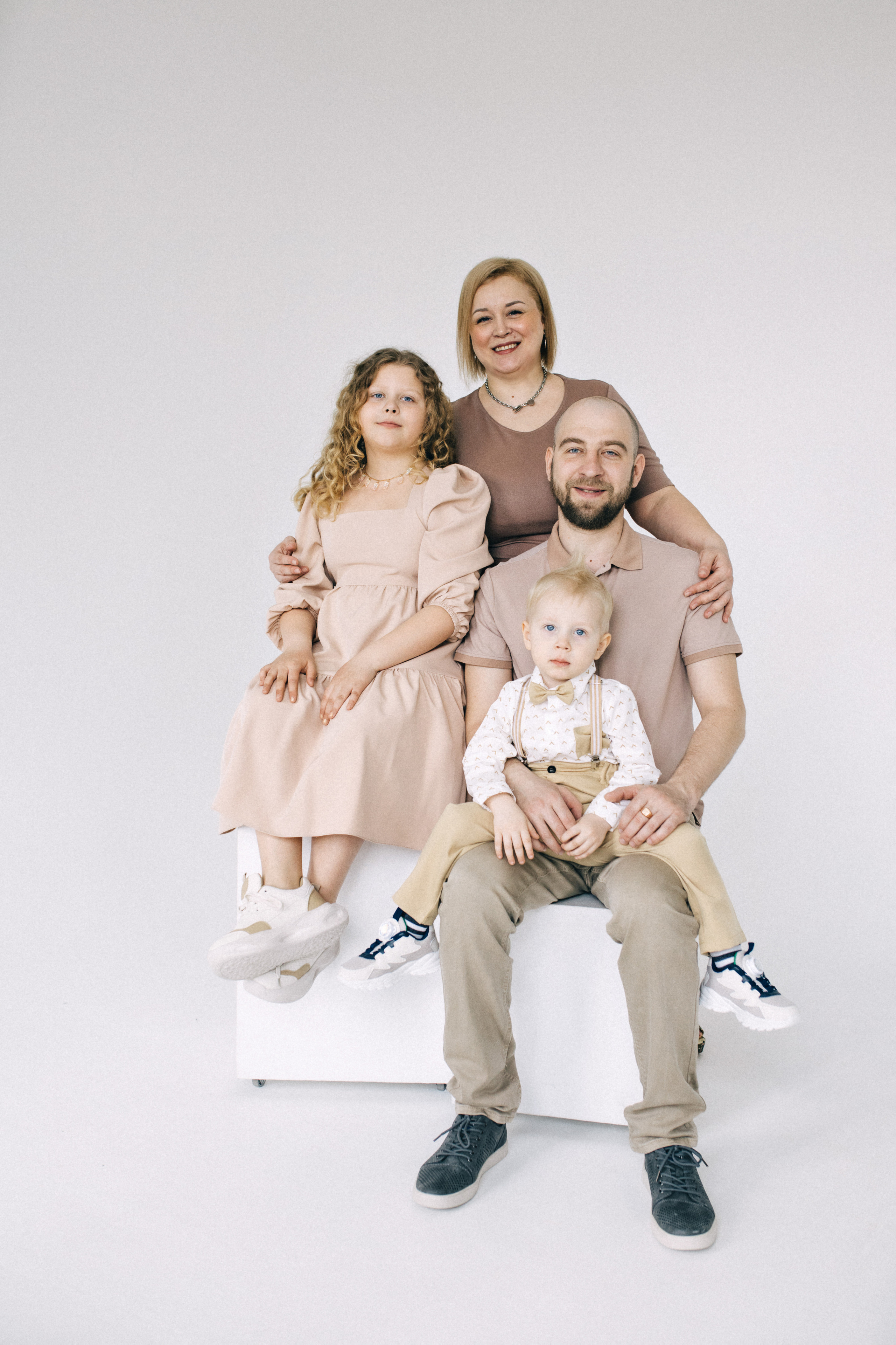 Оля и семья. Студия. Профессиональный фотограф, Москва |Видное Елена Елизарова