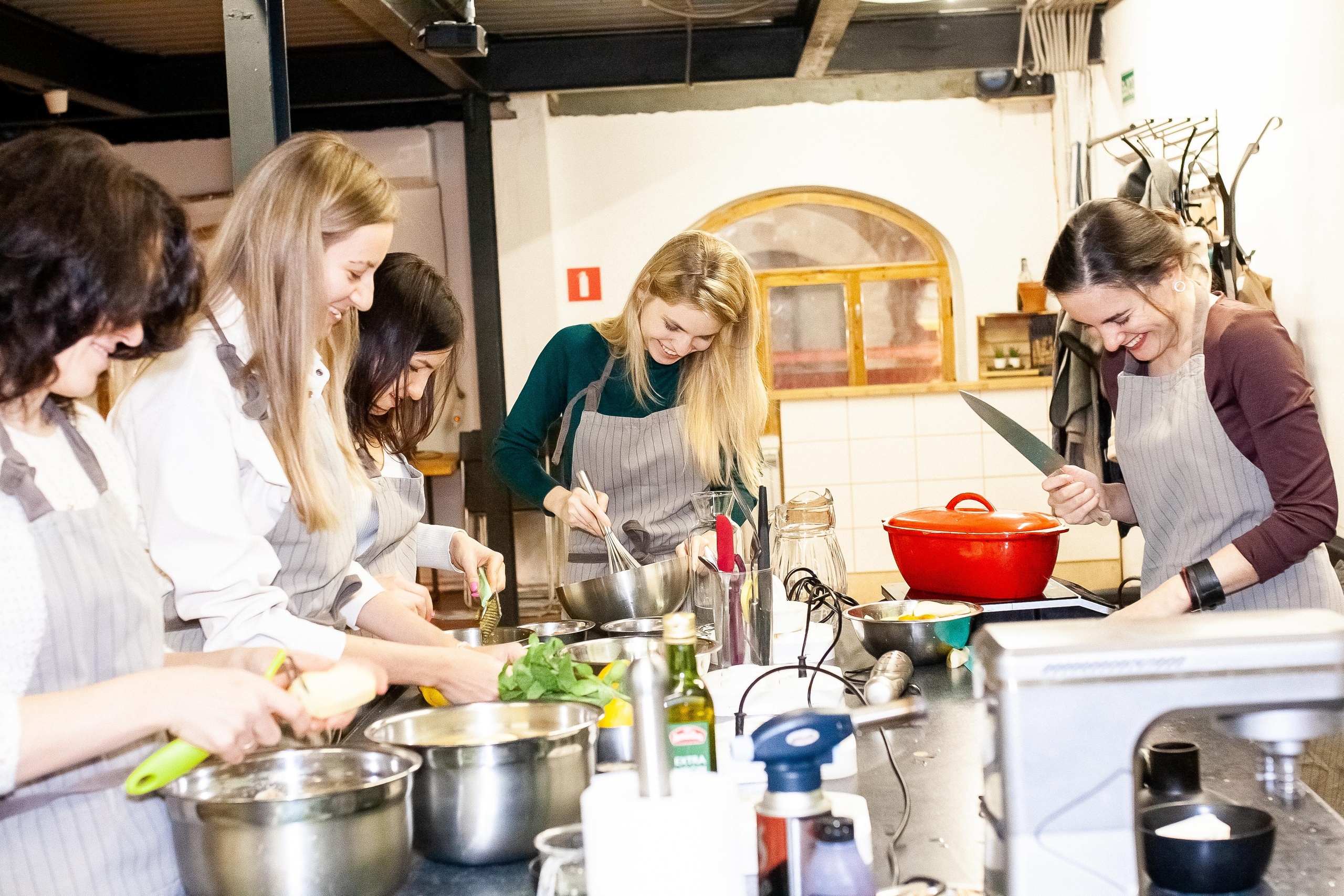 Девичник в кулинарной студии. Профессиональный фотограф, Москва |Видное Елена Елизарова