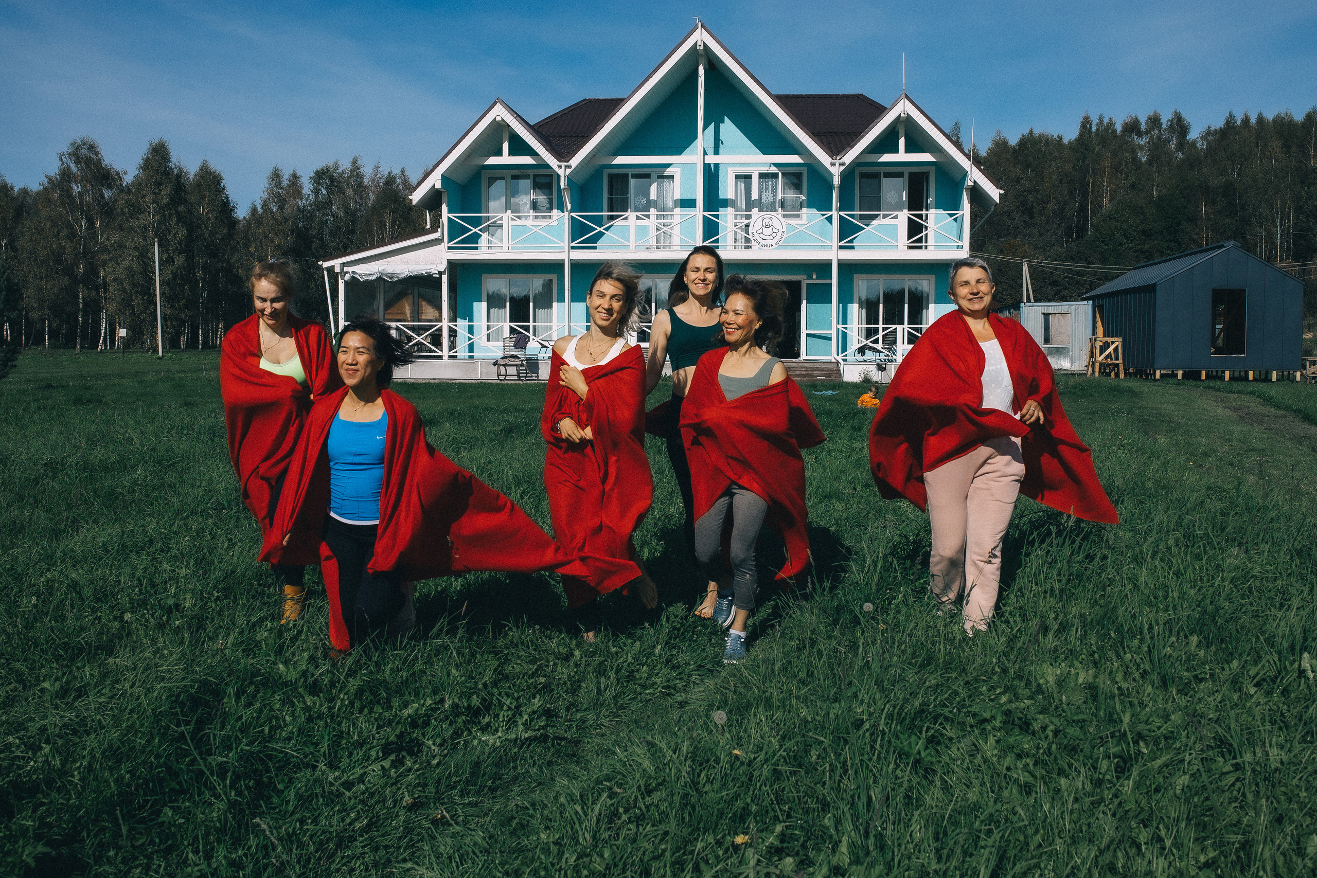 Йога дача. Идея постановочная, а эмоции неподдельные!. Профессиональный фотограф, Москва |Видное Елена Елизарова