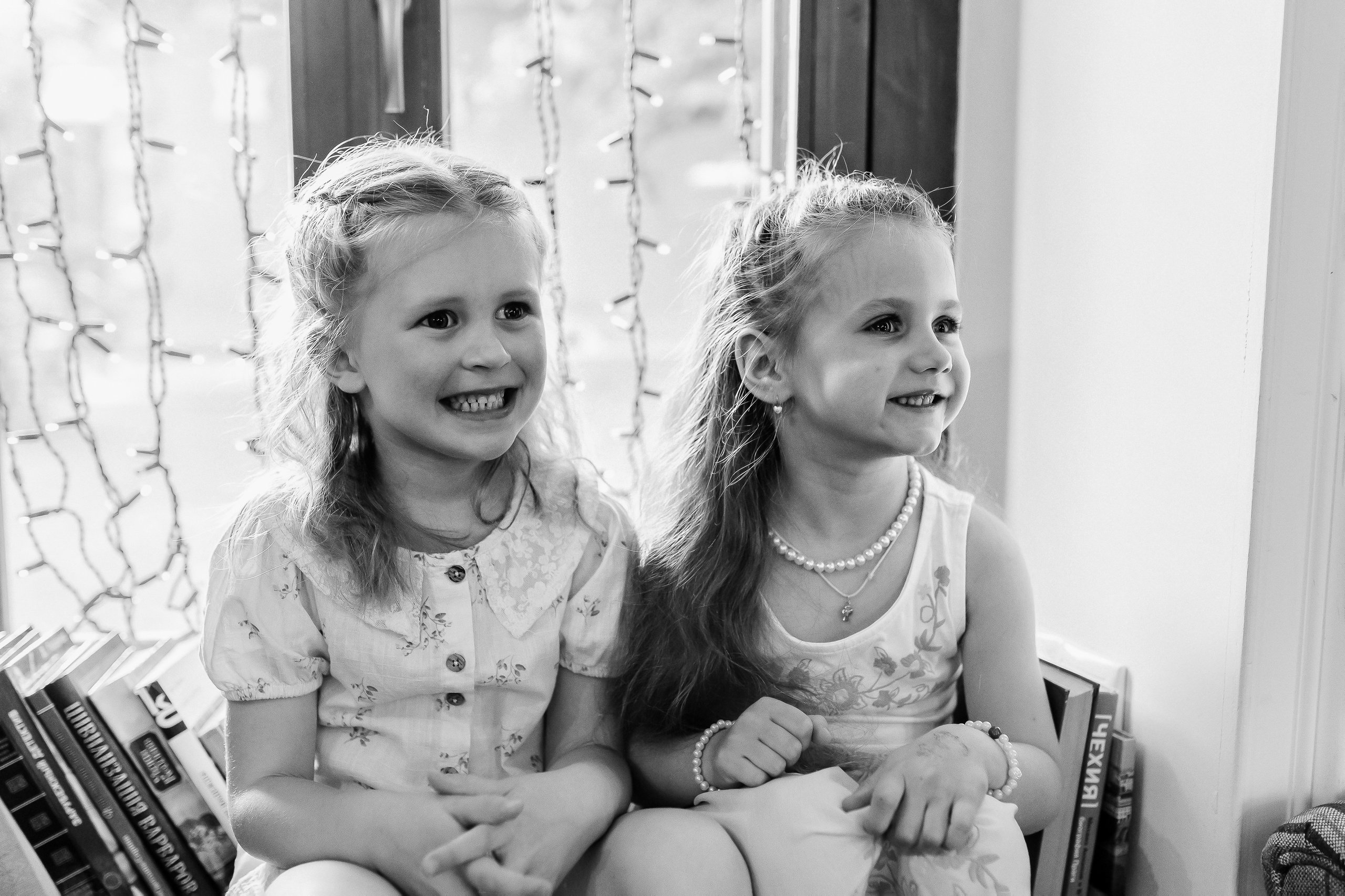 Лия и Полина. Посиделки в библиотеке. Профессиональный фотограф, Москва |Видное Елена Елизарова