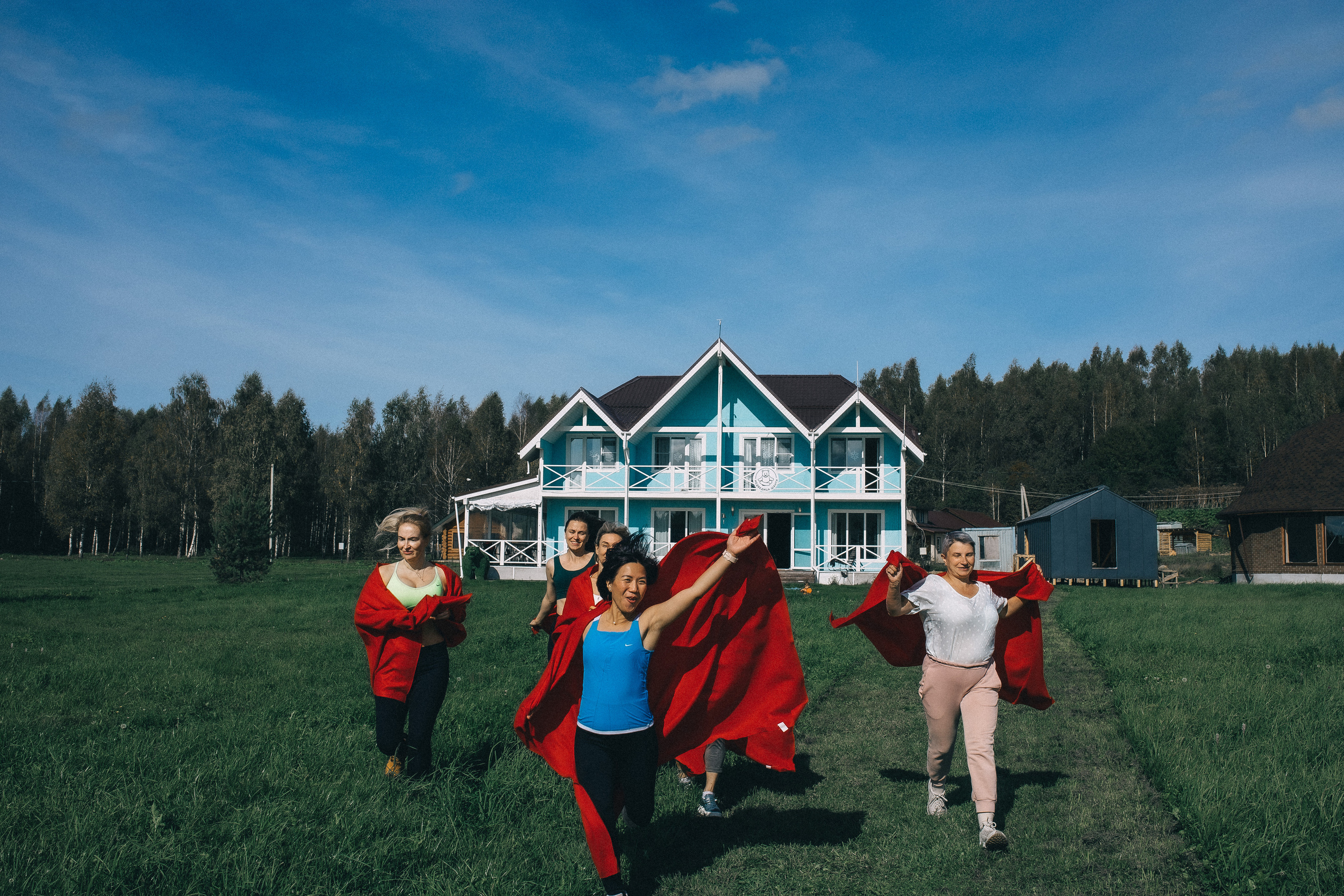 Йога дача. Идея постановочная, а эмоции неподдельные!. Профессиональный фотограф, Москва |Видное Елена Елизарова