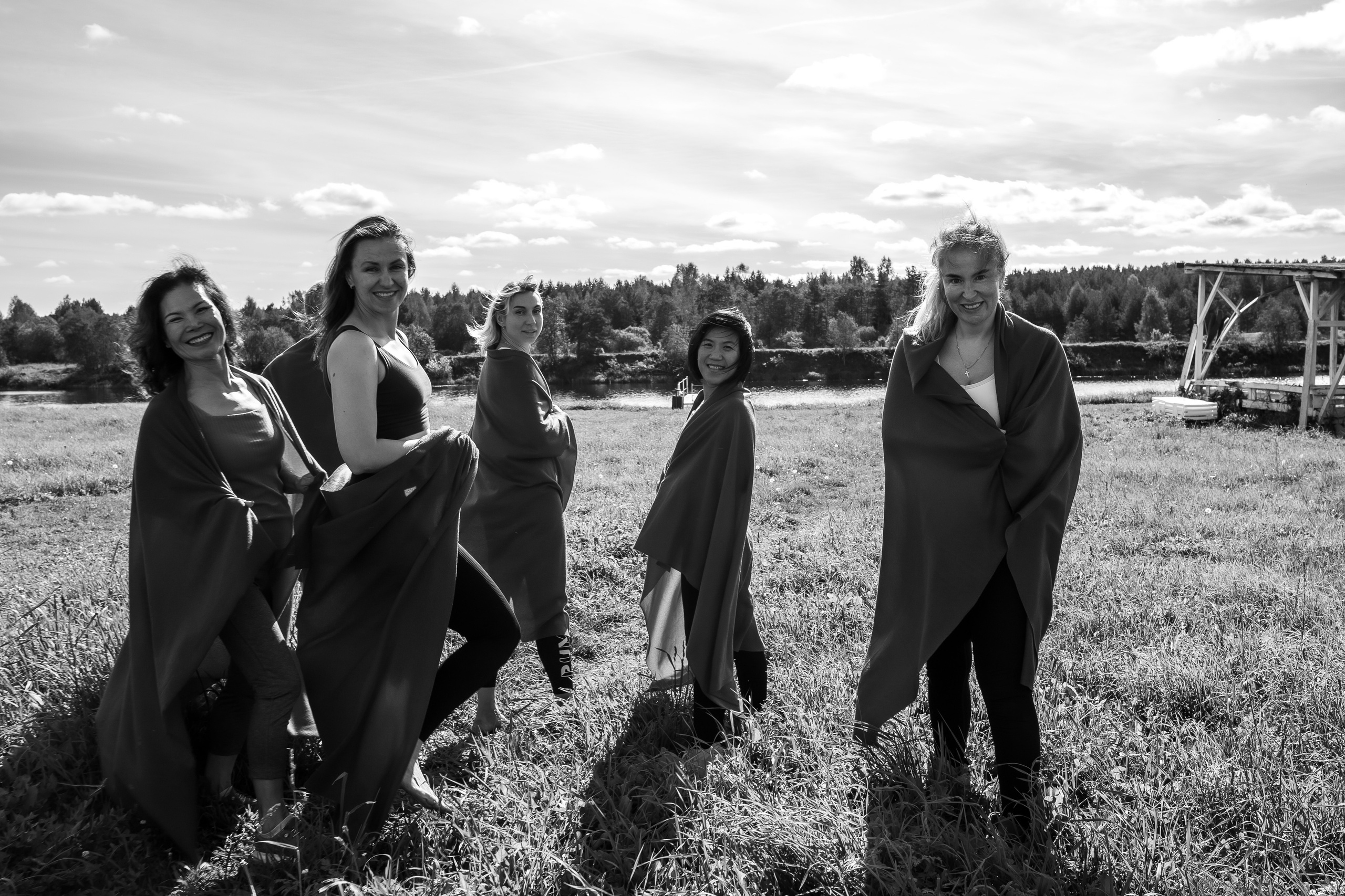 Йога дача. Идея постановочная, а эмоции неподдельные!. Профессиональный фотограф, Москва |Видное Елена Елизарова