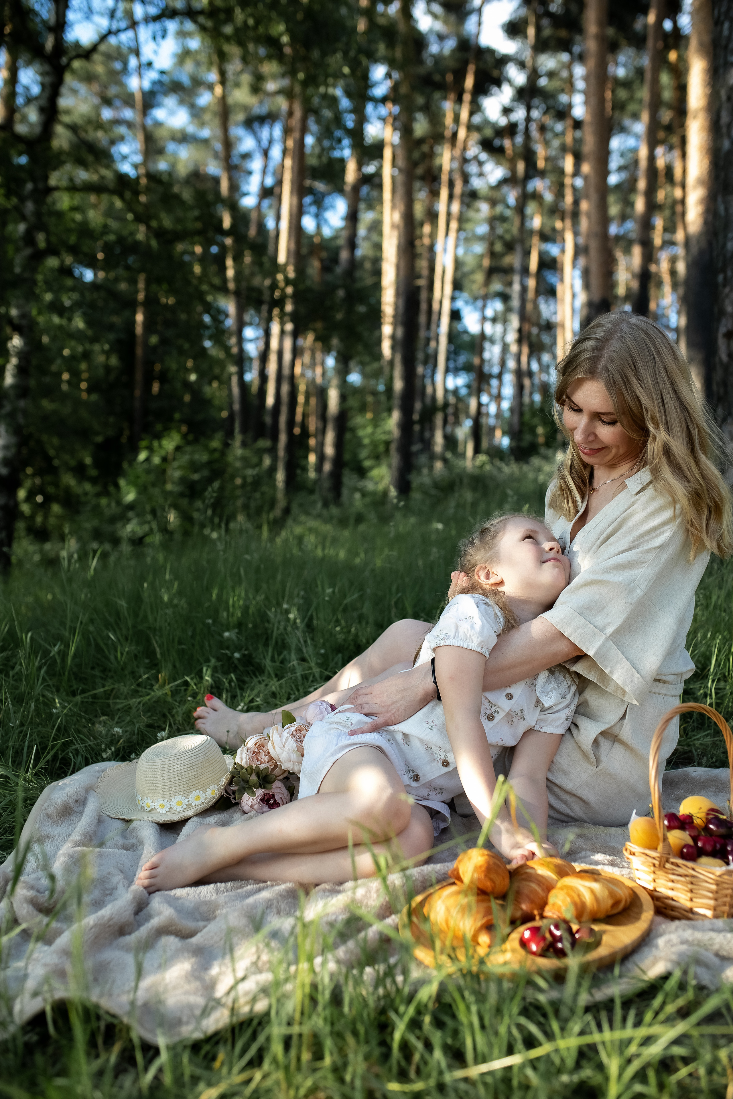 Лена и Полина. Пикник в лесу. Профессиональный фотограф, Москва |Видное Елена Елизарова