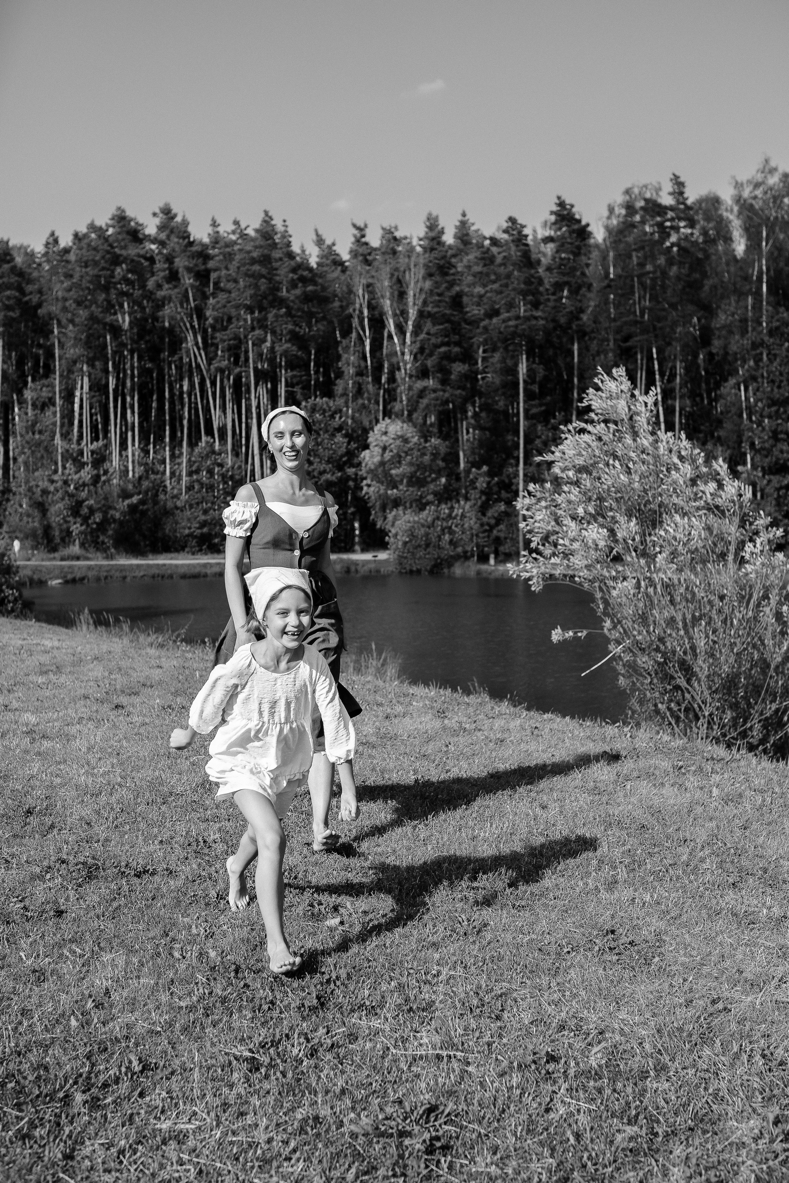 Надя и Алиса. Пикник. Лето. Профессиональный фотограф, Москва |Видное Елена Елизарова