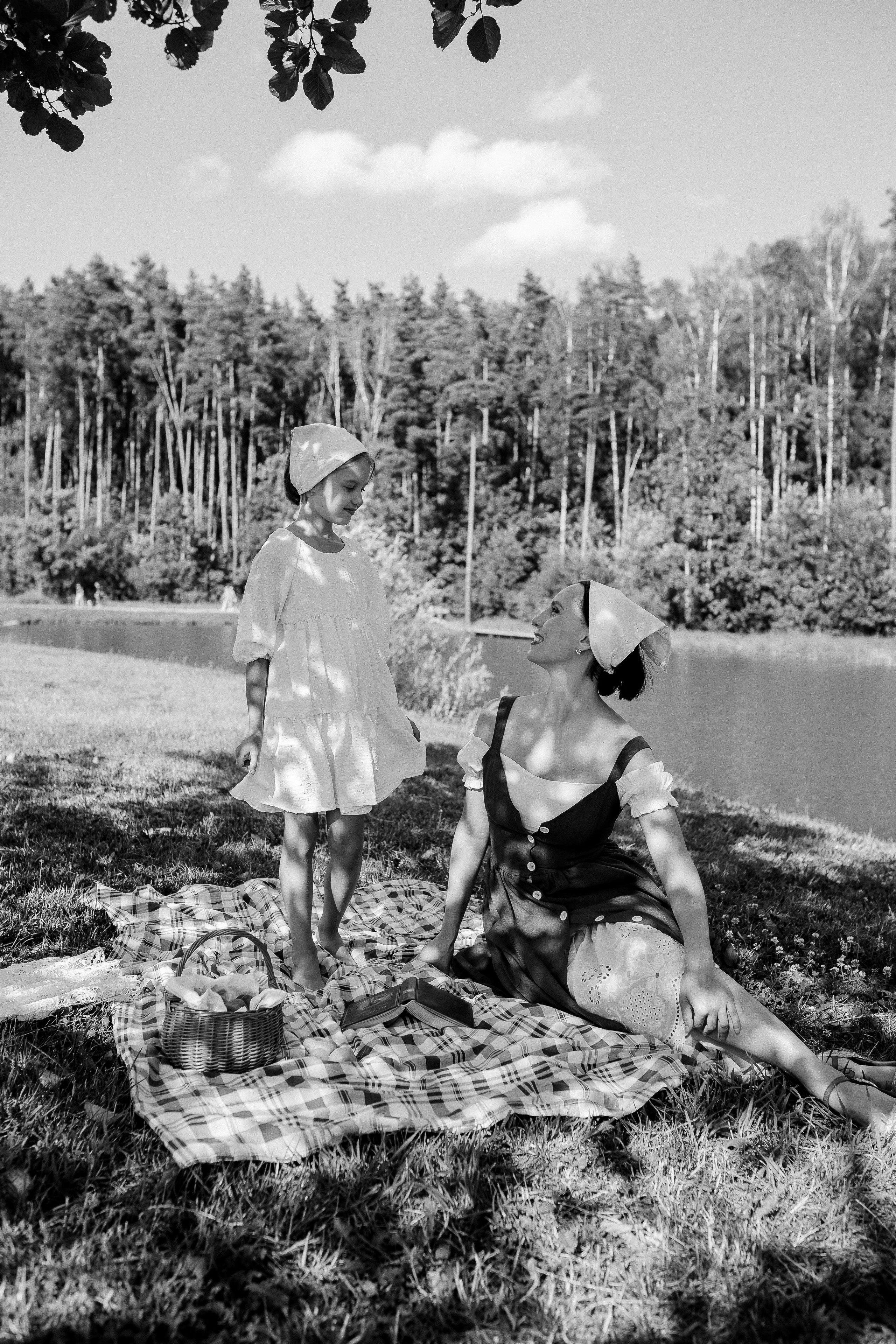 Надя и Алиса. Пикник. Лето. Профессиональный фотограф, Москва |Видное Елена Елизарова