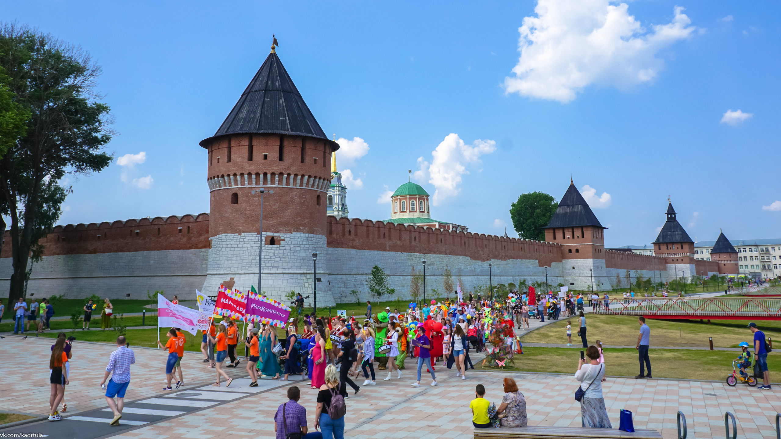 Мампарад в Туле 2019 год. Репортаж. Фотограф в Туле Крупский АнДРей. Фотостудия «КАДР71» в Туле